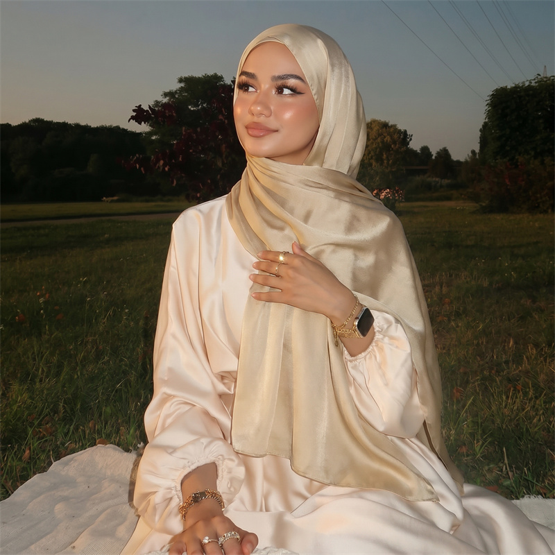 Hijab et Foulard en Satin pour Femme, Châle de Luxe Brillant en Viscose, Voile Musulman Lisse, Turban Islamique Couleur Unie, Idéal pour le Quotidien et les Fêtes