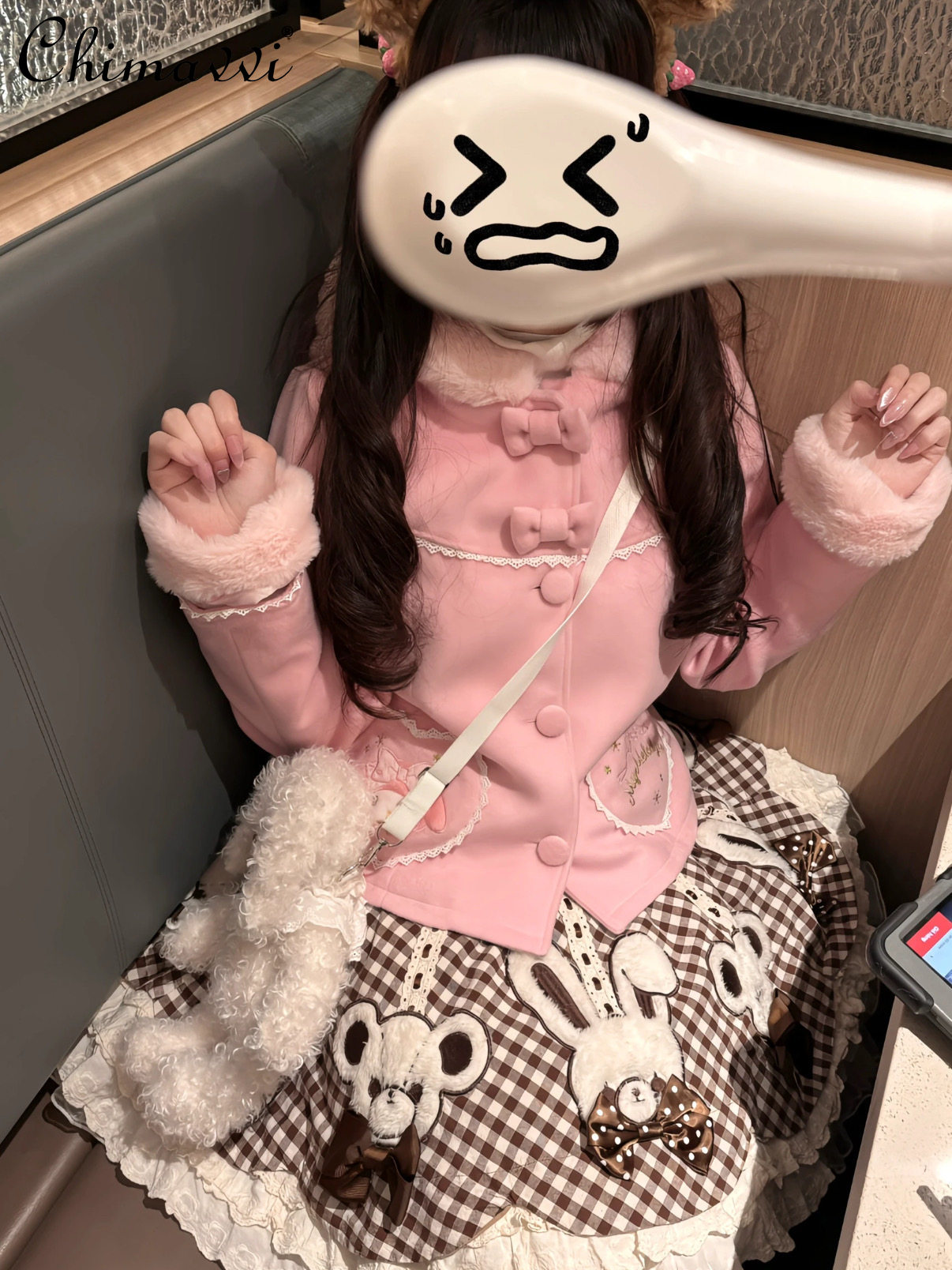 Manteau en peluche rose de Style japonais pour femme, mignon, doux, avec nœud papillon, oreilles de lapin, à capuche, court, en laine épaisse, automne et hiver