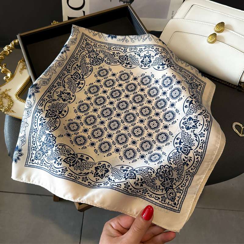 Écharpe carrée en Satin imprimé Paisley pour femmes, écharpe de luxe en Imitation soie, respirante, coupe-vent, accessoire de mode