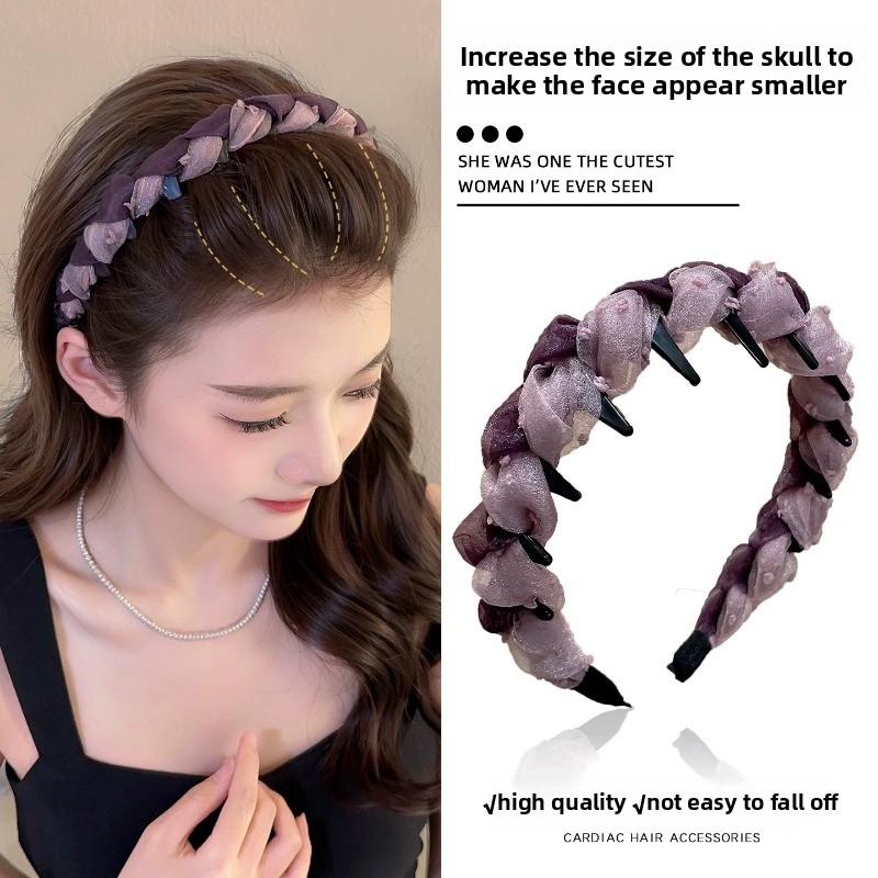 Serre-tête décontracté à dents pour femmes avec bandeau brillant et moelleux Eugenza – Accessoires capillaires