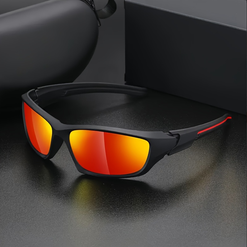 Une paire de lunettes de sport d'extérieur, idéales pour la randonnée et le surf, parfaites pour décorer les lunettes des hommes et des femmes pour les anniversaires