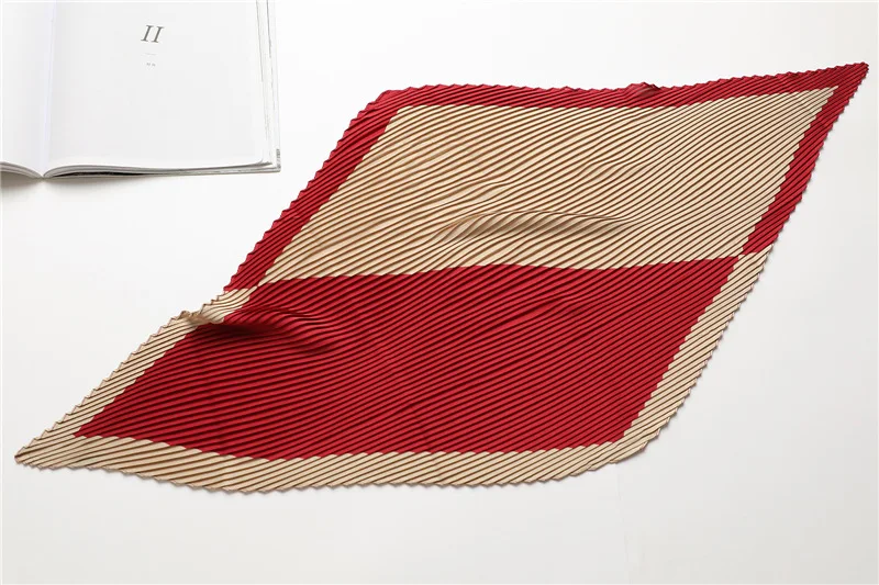 70*70 cm foulard doux deux couleurs épissage foulard décoratif femmes Hijab foulards froissé plissé foulard en soie Satin Hijab
