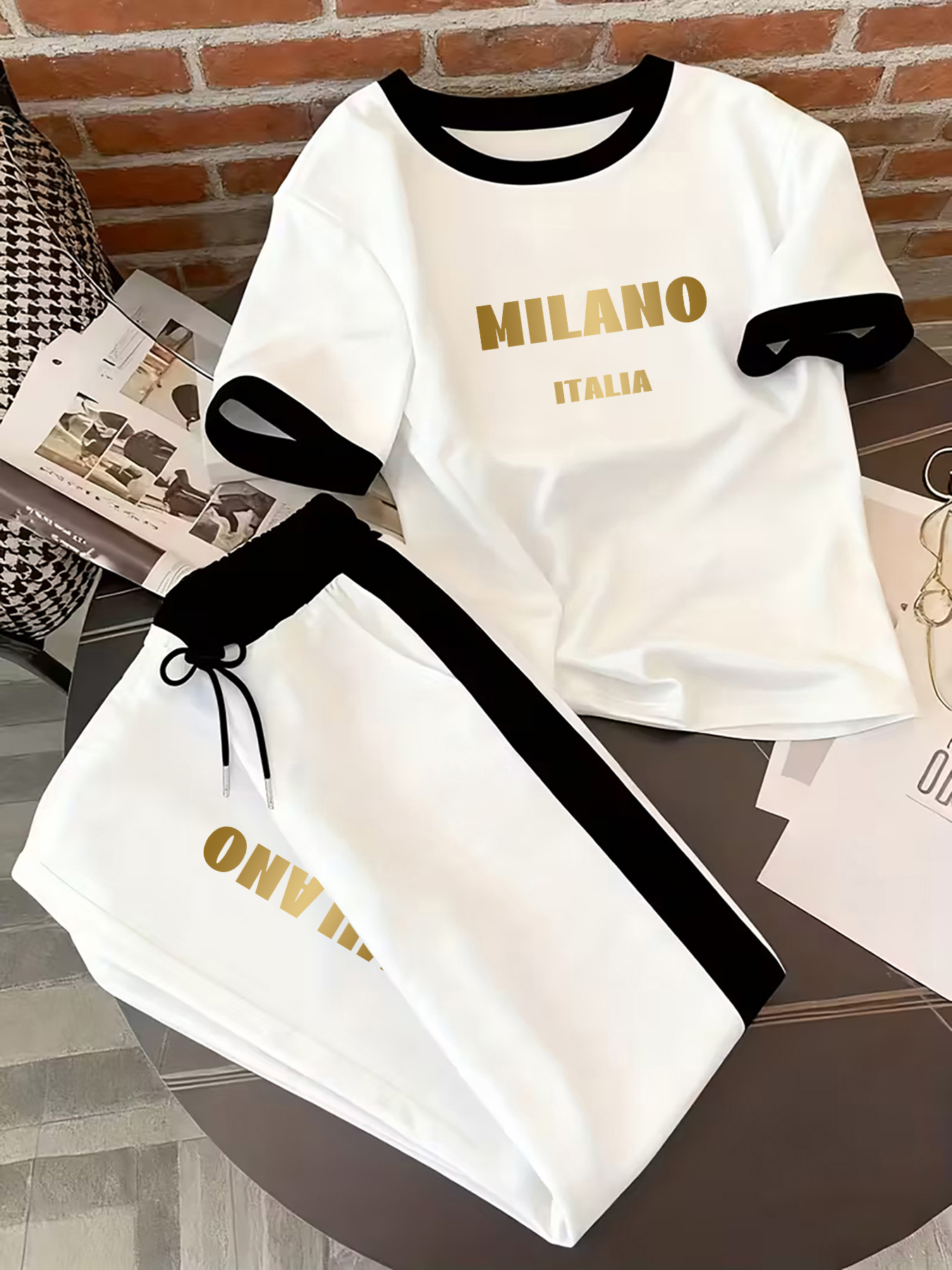 Imprimés personnalisés, designs aux couleurs contrastées, costumes pour femmes, hauts et pantalons à manches courtes pour le printemps et l'été, tenues décontractées sportives en deux pièces pour femmes, adaptées au qu