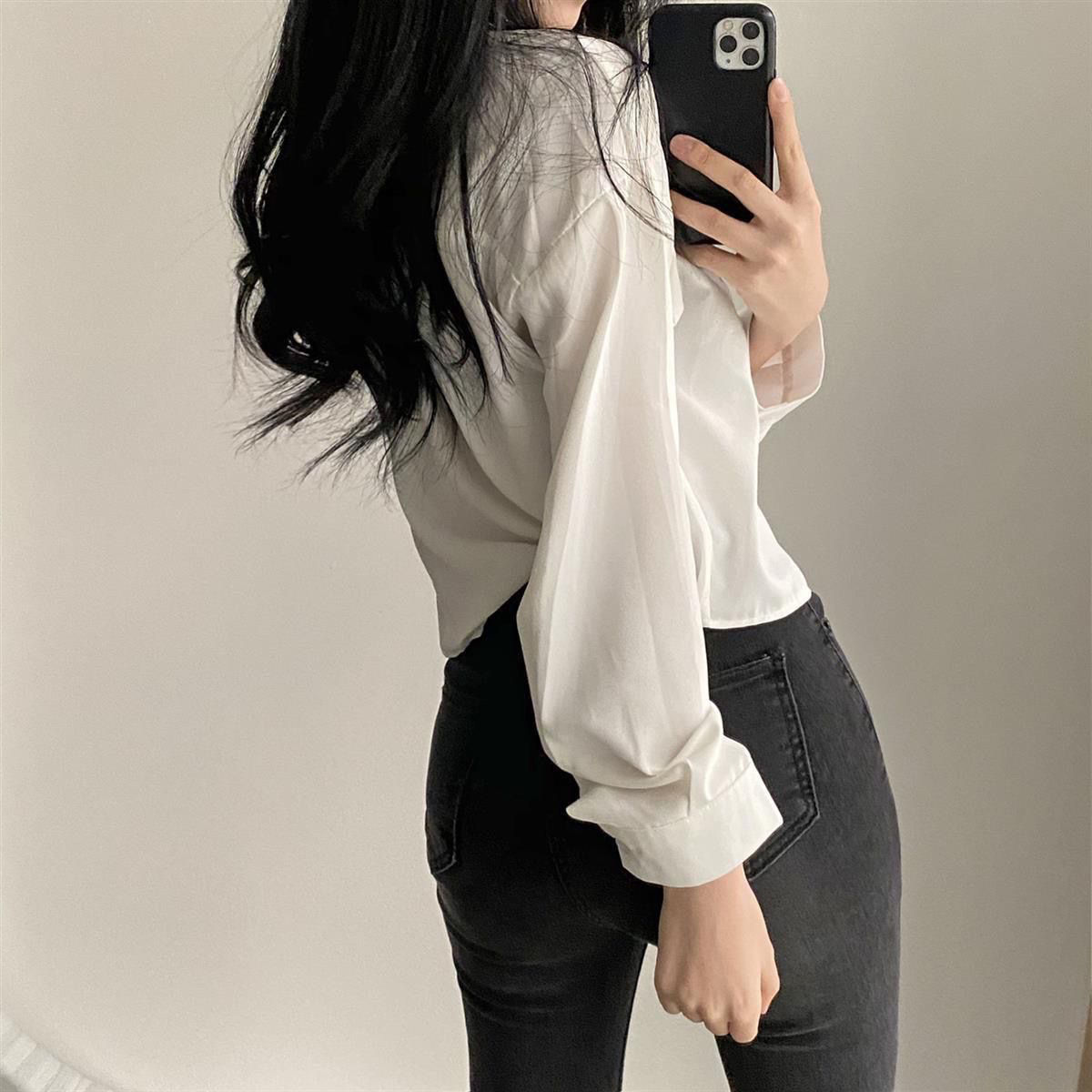 Chemisier en soie oversize pour femme, style bureau, en satin, luxe discret, coupe ample, boutonné, élégant et décontracté, à manches longues