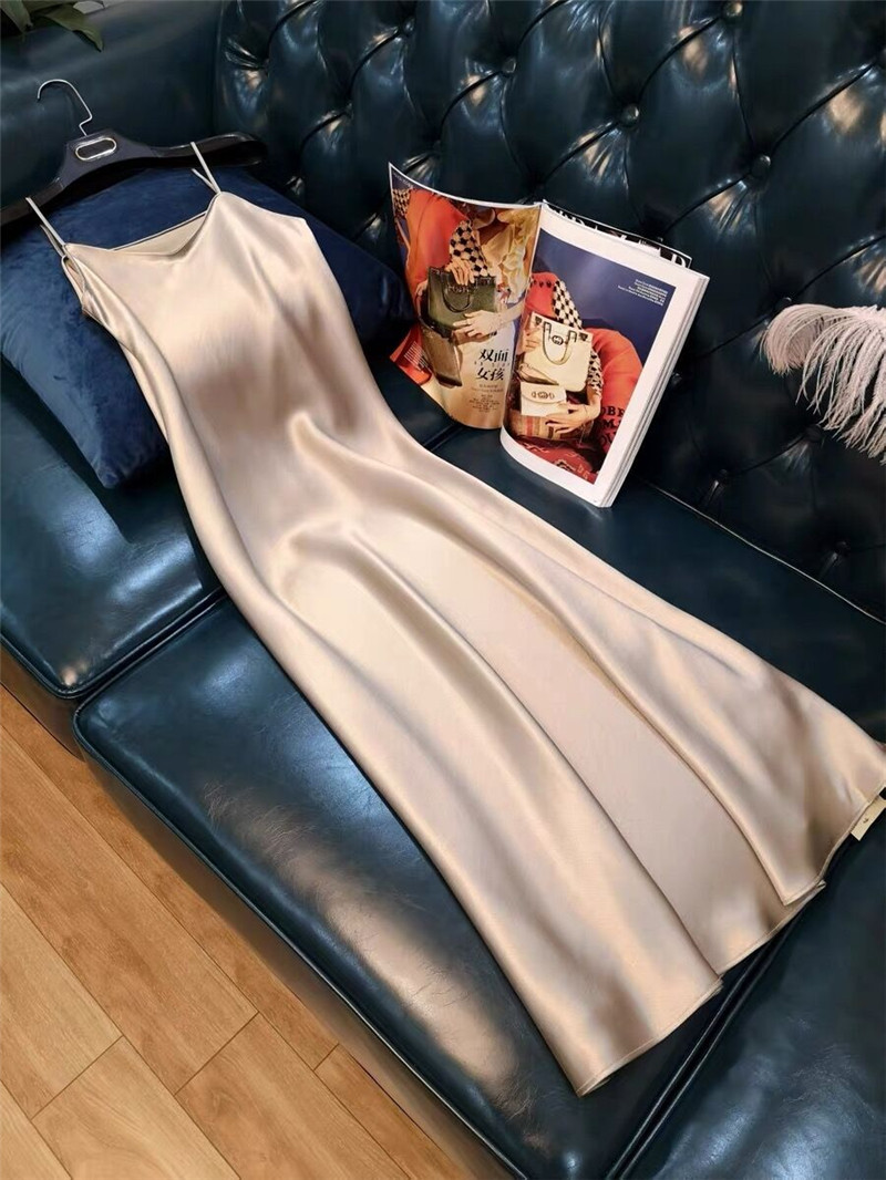 Robe longue en satin pour femme, sans manches, col en V, couleur unie, élégante, style vintage, bretelles spaghetti, été 2026