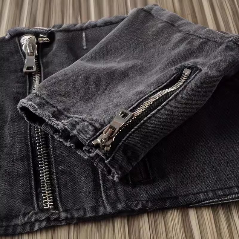 Veste en jean pour homme pour l'automne et l'hiver. Veste de moto slim déchirée à la mode de style punk de rue rétro américain.
