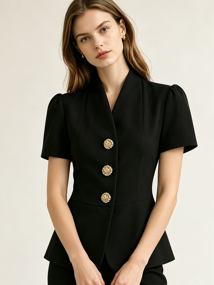Chemise LIMO avec boutons dorés, manches bouffantes et coupe ajustée pour un style chic au bureau.