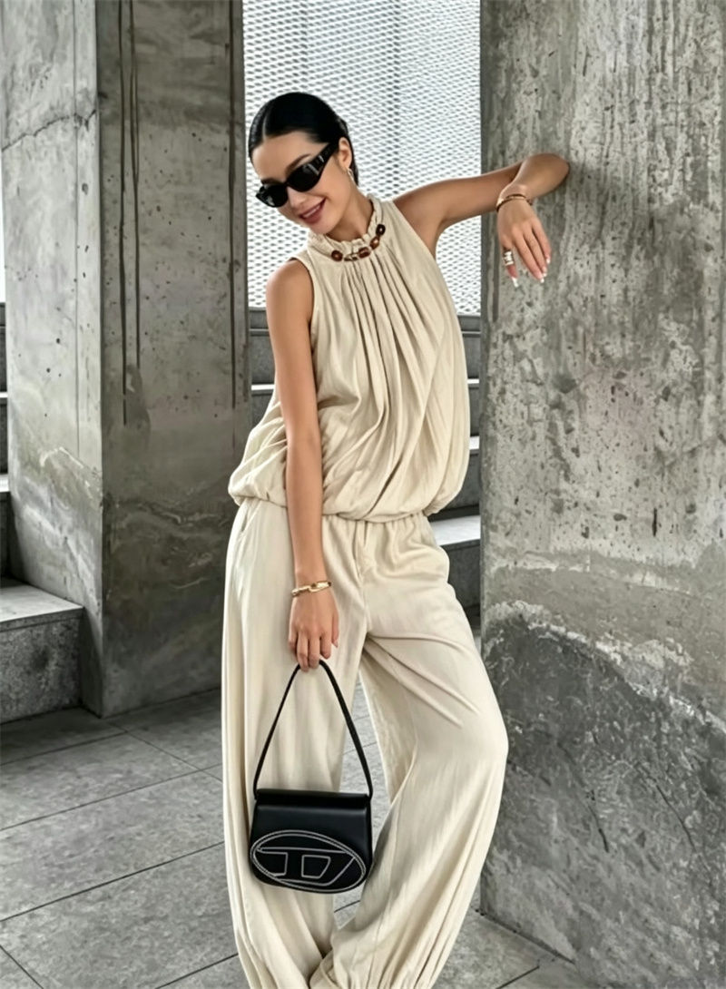 Ensemble 2 pièces pour femme 2026 : Haut perlé sans manches à col halter et pantalon ample à taille élastique