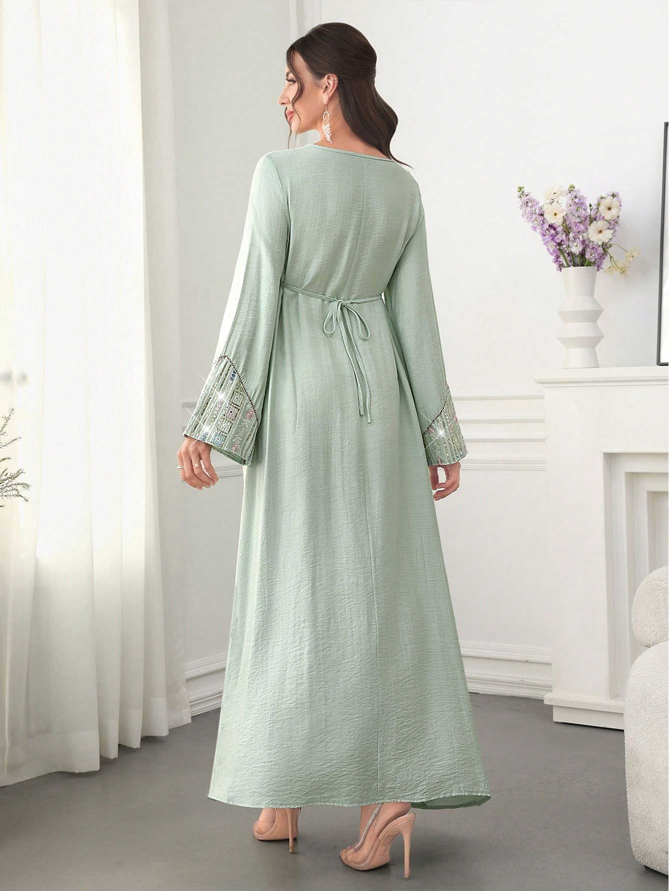 Abaya vert clair de Style dubaï, broderie scintillante complexe sur le cou et les manches, idéale pour les femmes de Galas culturelles arabes, nouvelle collection 2025