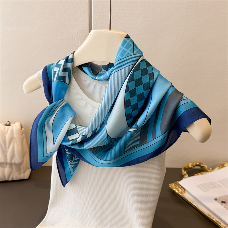 Foulard carré en soie pour femmes, nouveau Design de luxe, cravates de cou, Hijab doux, Bandana, mode féminine, décoration de tête, 2026