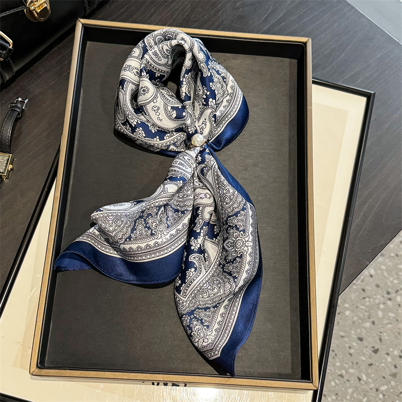 100% foulard en soie femmes motif Paisley carré foulards en soie de mûrier dame sac poignée enveloppement cravate foulard Bandana luxueux bandes de cheveux