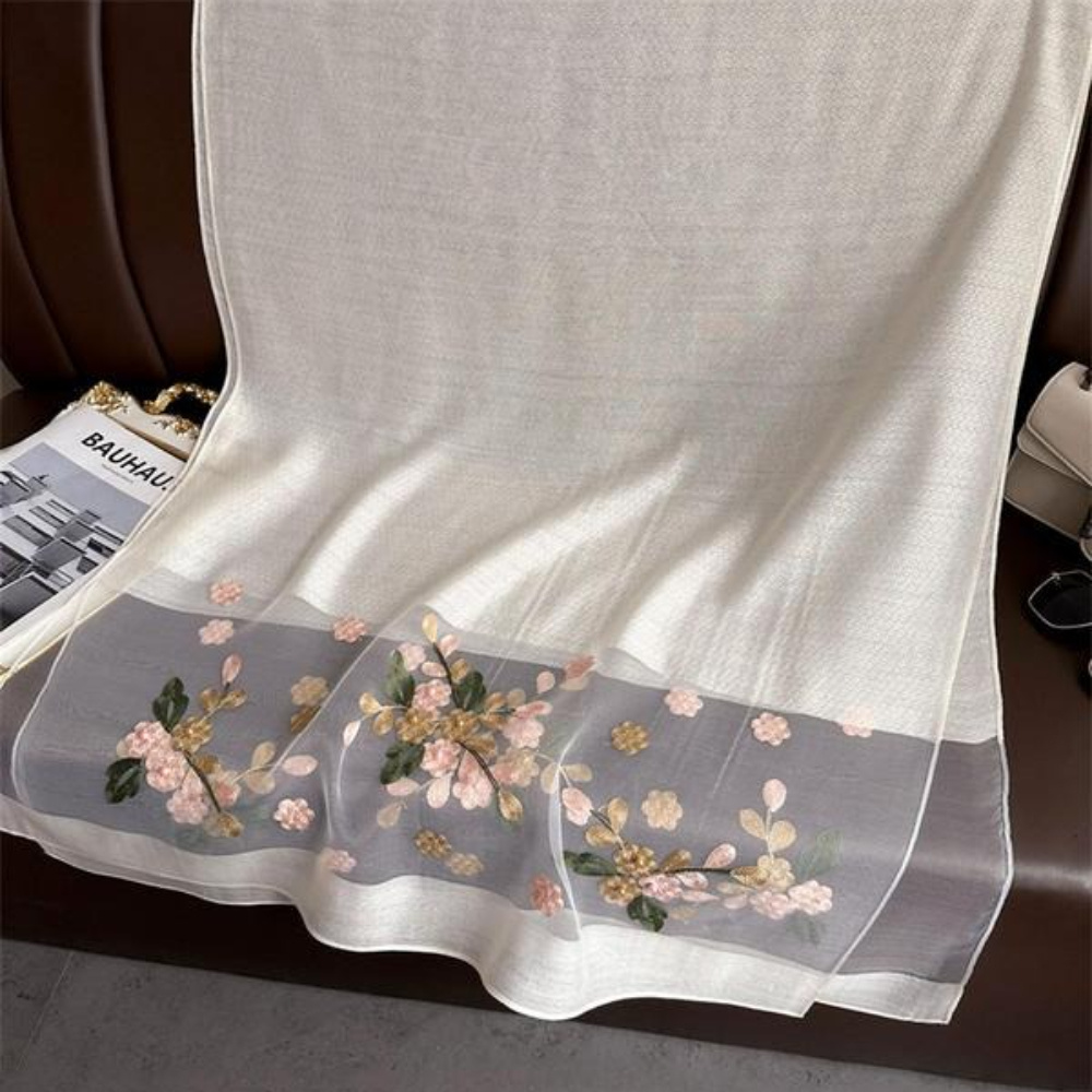 Écharpe en soie brodée florale élégante pour femme, châle de plage élégant avec bordure perlée, bohème coupe-vent indispensable