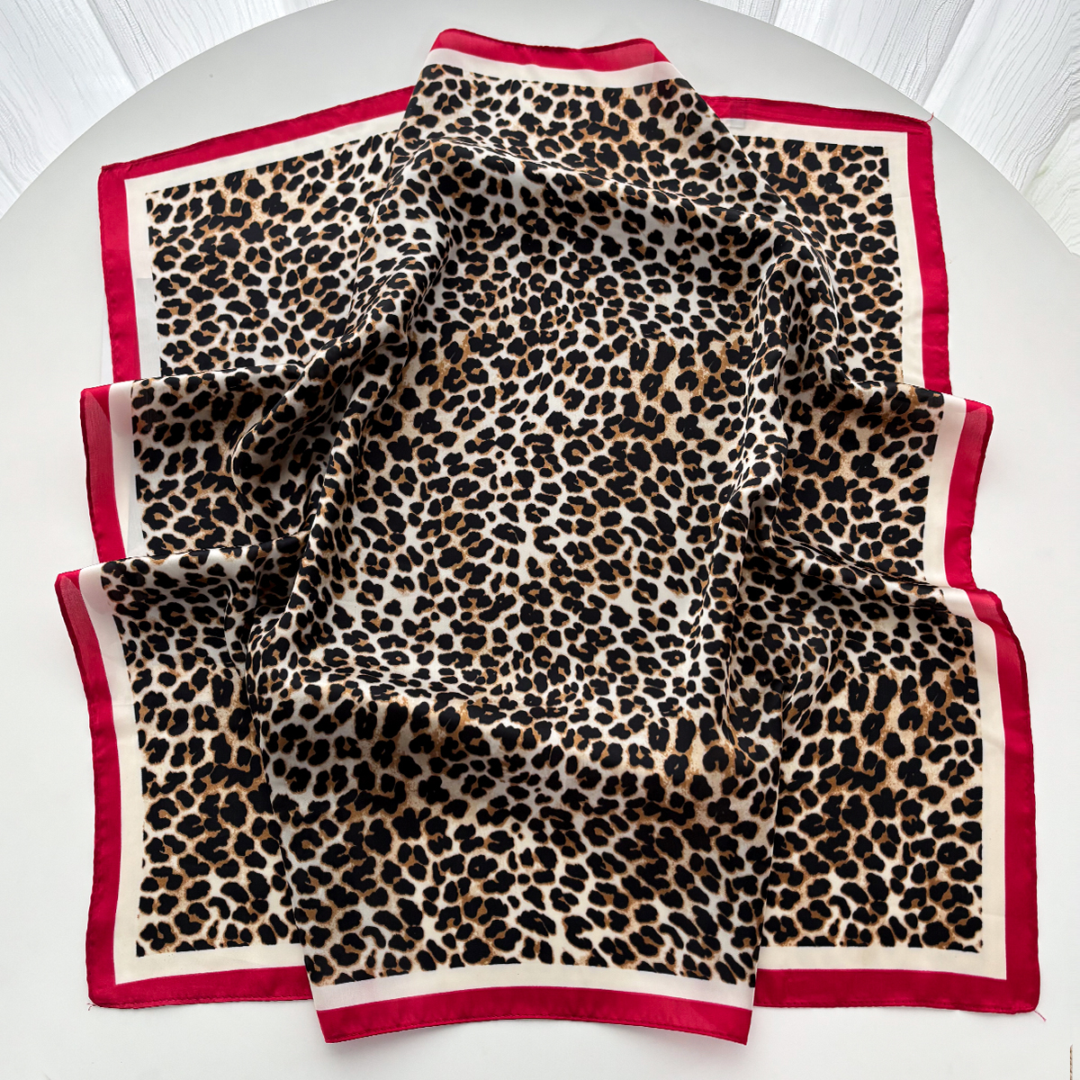 Foulard de luxe léopard pour femme, imitation soie, carré, bandeau, bandana, écharpe de cou, bandeaux pour la tête, été 2026