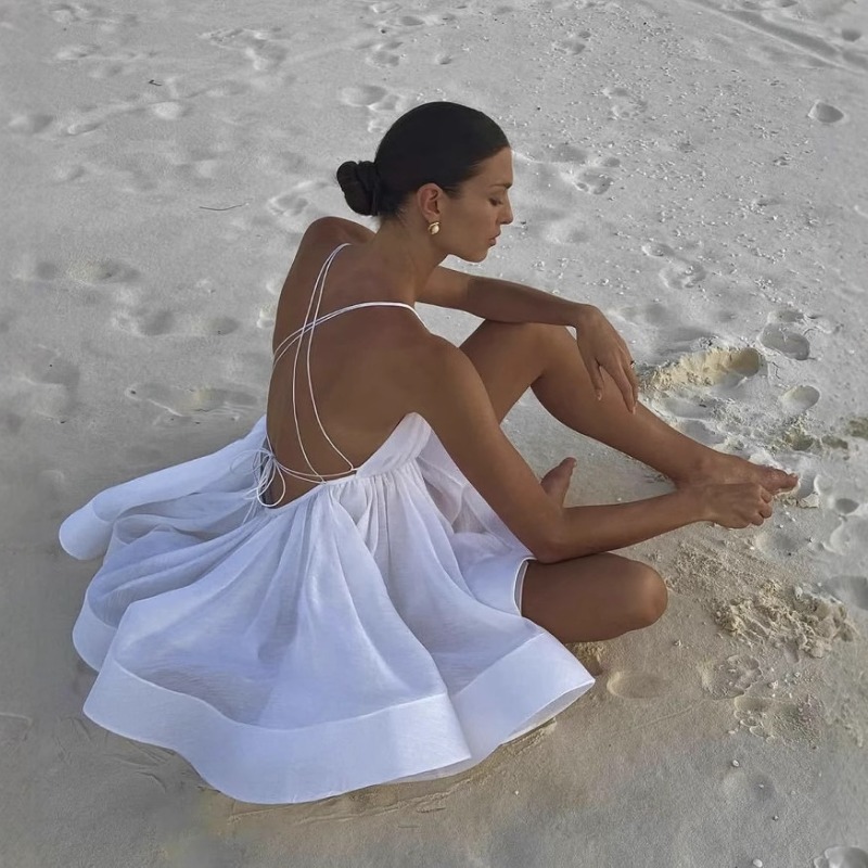 Commerce extérieur vêtements pour femmes 2025 mode sexy dos nu à lacets ample plissé taille haute mini robe