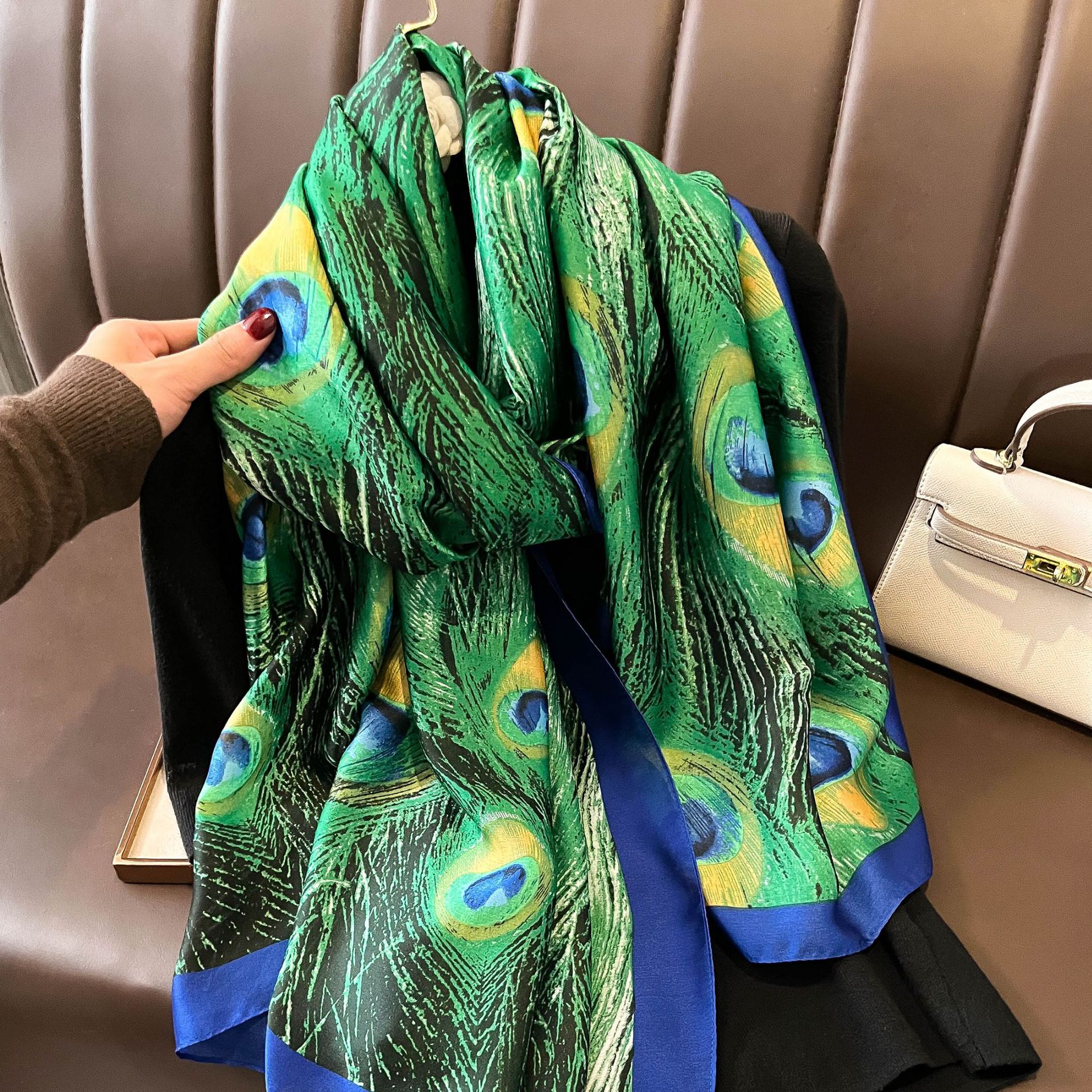Nouvelle femme élégante écharpe en mousseline de soie châle femme écharpe rouge foulards pour dames XWJ16