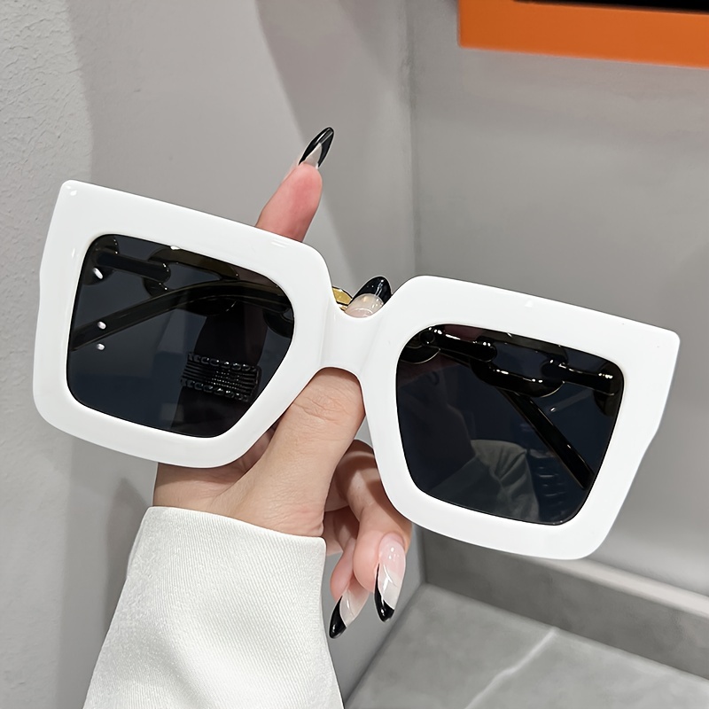 Lunettes de soleil carrées de luxe pour femmes, décontractées, couleur bonbon, anti-reflets, pour la plage, les fêtes et les voyages