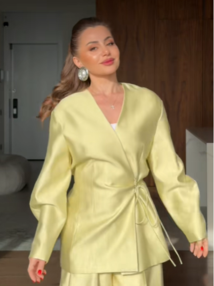 Ensemble tailleur pantalon large et veste en satin de luxe exquise pour femme 2026 – Chic et décontracté avec col en V et taille cintrée