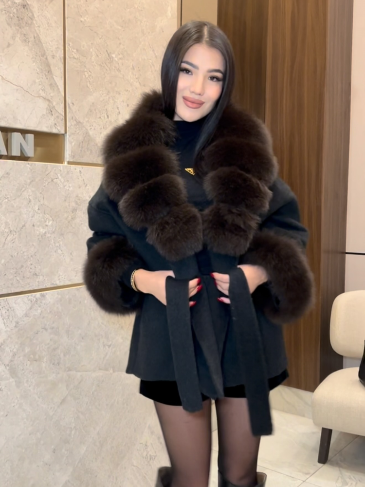 Manteau en laine mélangée pour femmes, grand col et poignets en fausse fourrure, ceinture à la taille, veste d'hiver ample, épaisse, chaude et élégante pour femmes.
