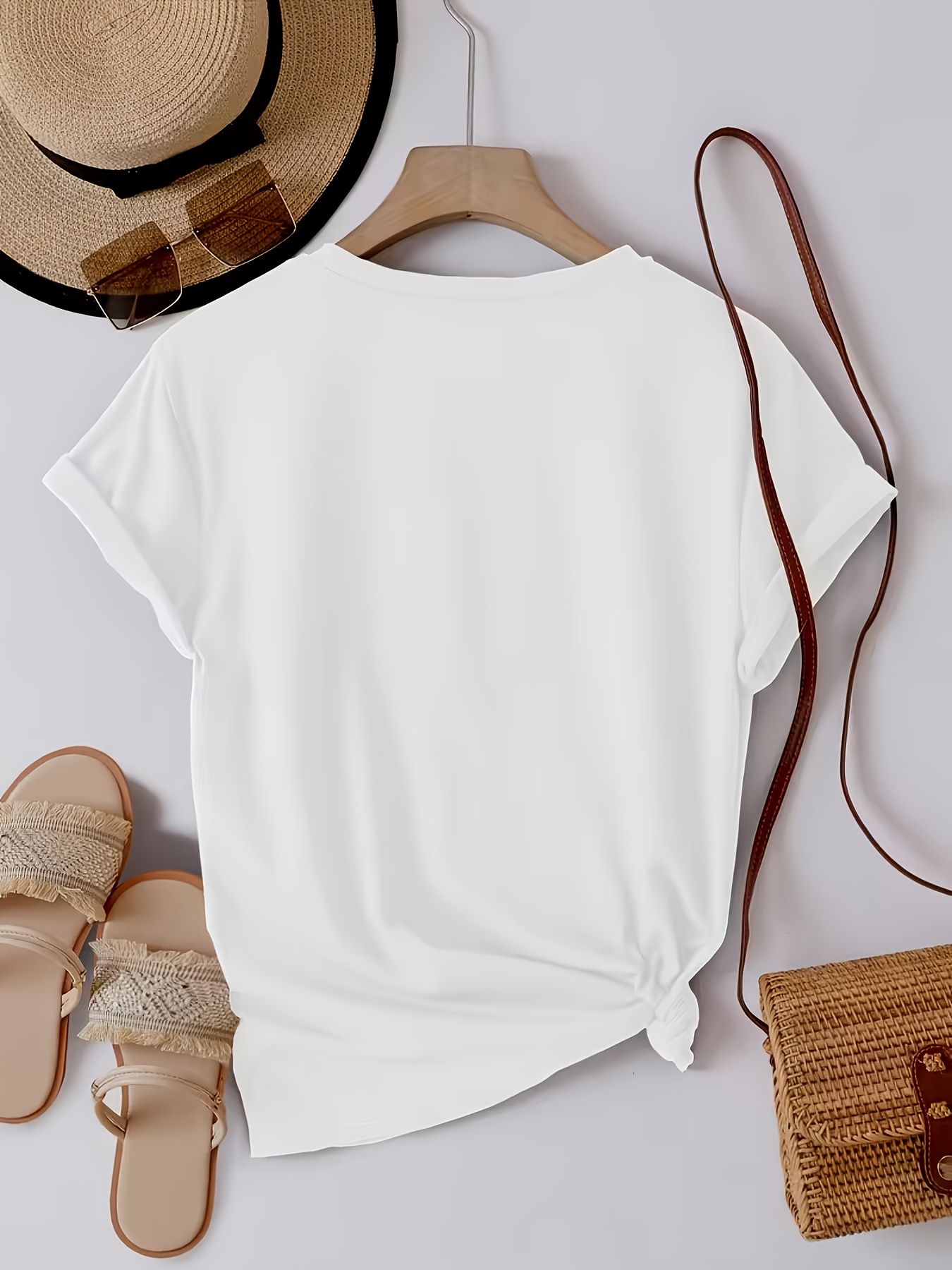 T-shirt décontracté pour femme avec motif imprimé en forme de cœur à imprimé léopard, adapté à toutes les saisons et aux voyages.