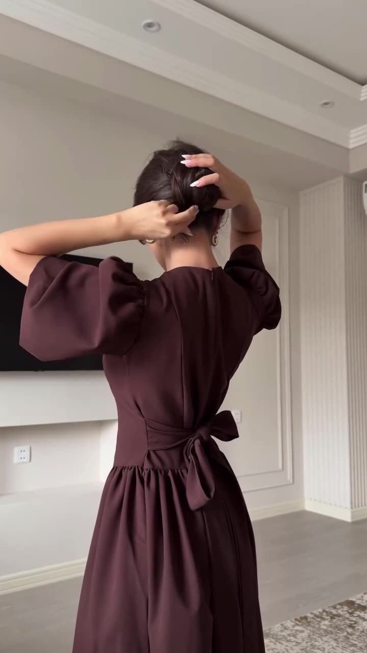Nouveau style de robe pour femme de printemps de Dubaï au tempérament élégant. Il a une jupe longue à col rond et une jupe longue à grande balançoire