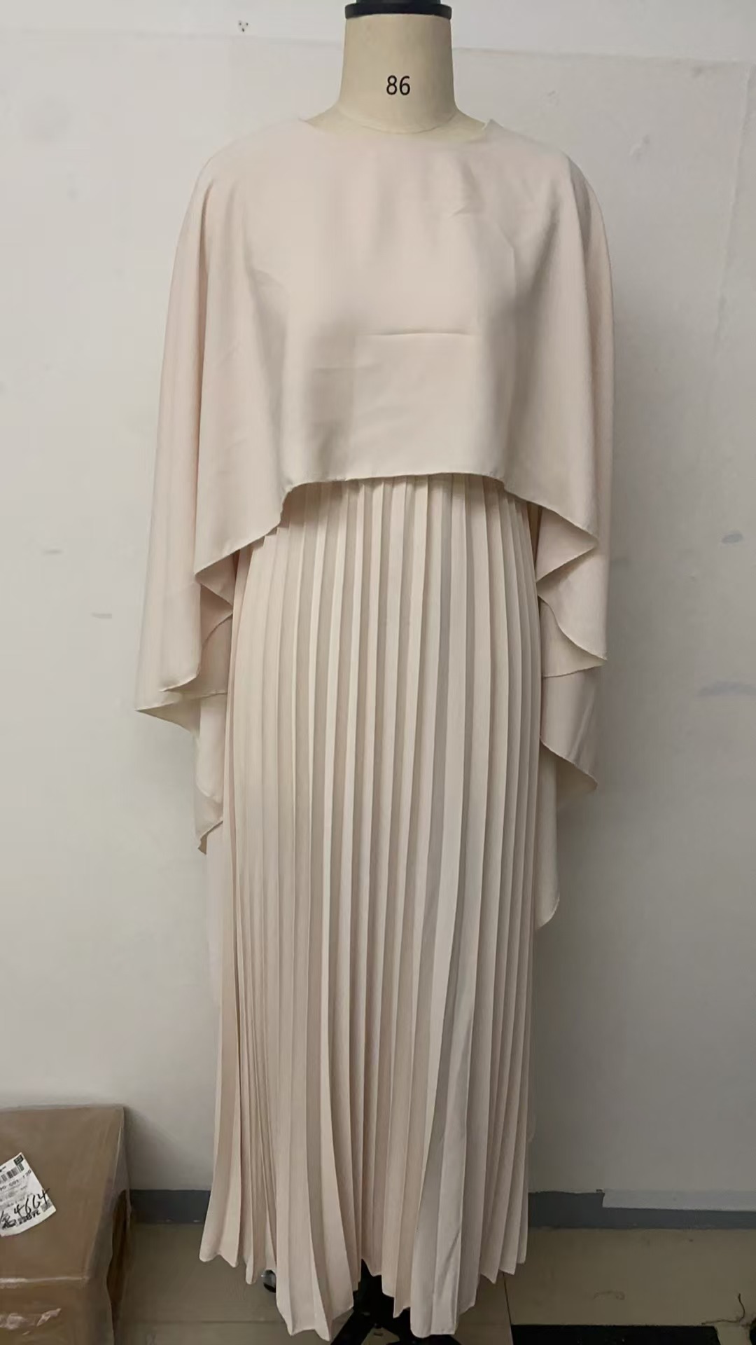 Robe longue à manches chauve-souris pour femmes, ample, bouclée, irrégulière, élégante, manches de sept pouces, nouvelle collection printemps été 2025