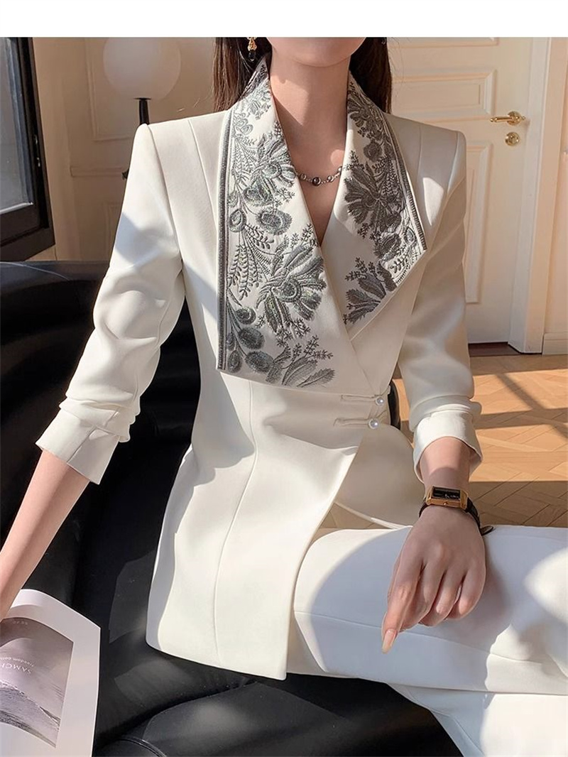 Costumes d'été pour femmes, nouvelle chemise brodée artisanale lourde, haut pour femme, Micro pantalon évasé, tempérament, ensemble deux pièces, costume de Style chinois