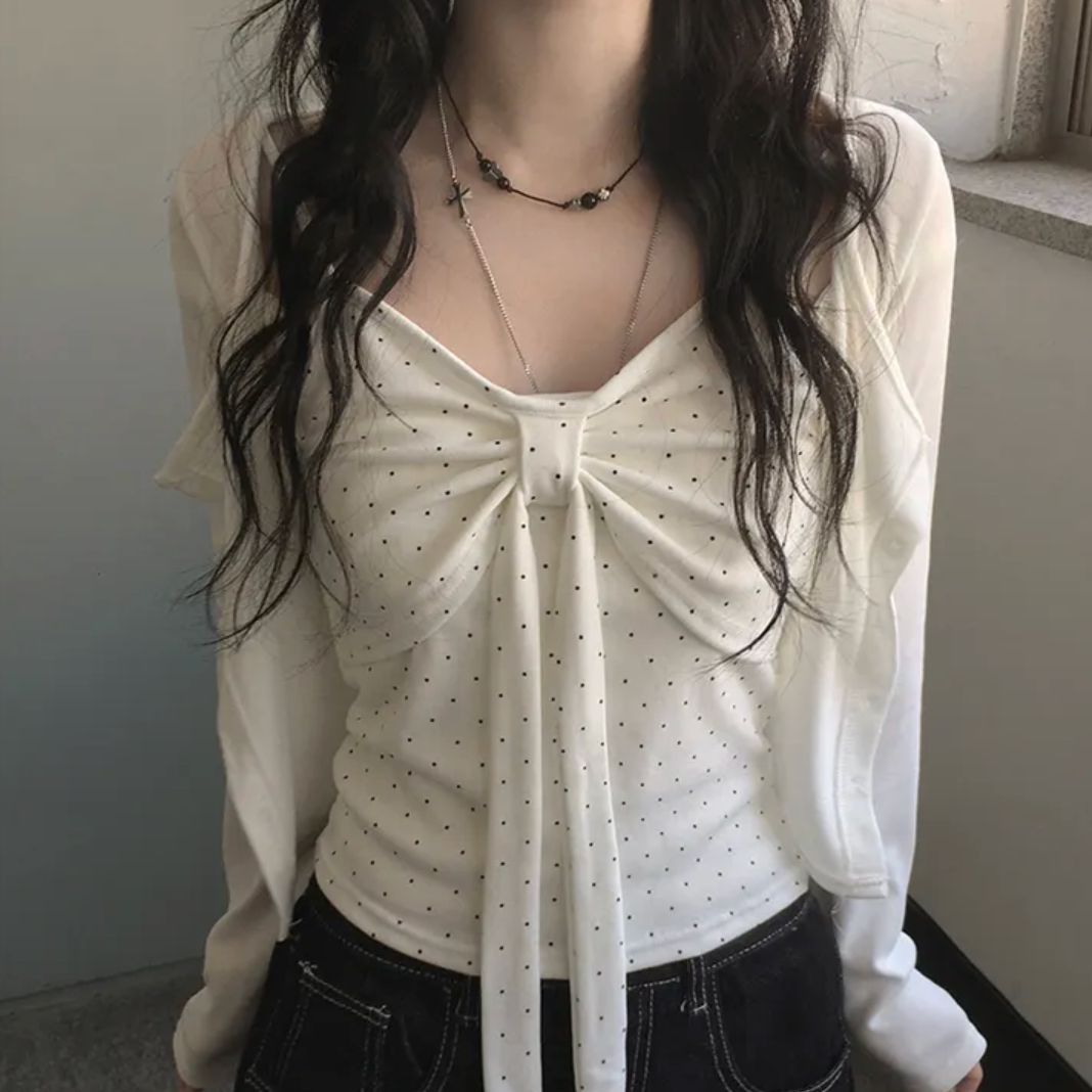 Ensemble 2 pièces pour femmes, style coréen, cardigan blanc à manches longues et débardeur, nouveau modèle d'été, coupe ajustée, ensemble tendance pour femmes.