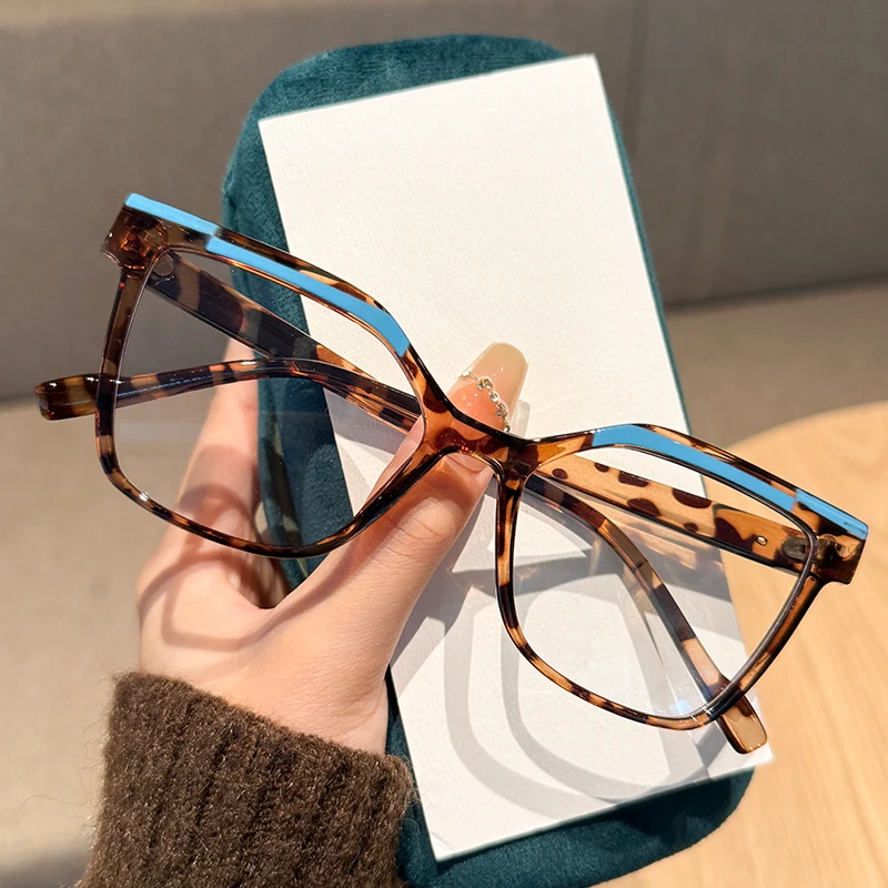 Lunettes de lecture rétro Ultra légères et neutres pour femmes, blocage de couleur, grand cadre, polyvalentes, Anti-lumière bleue, nouvelle mode