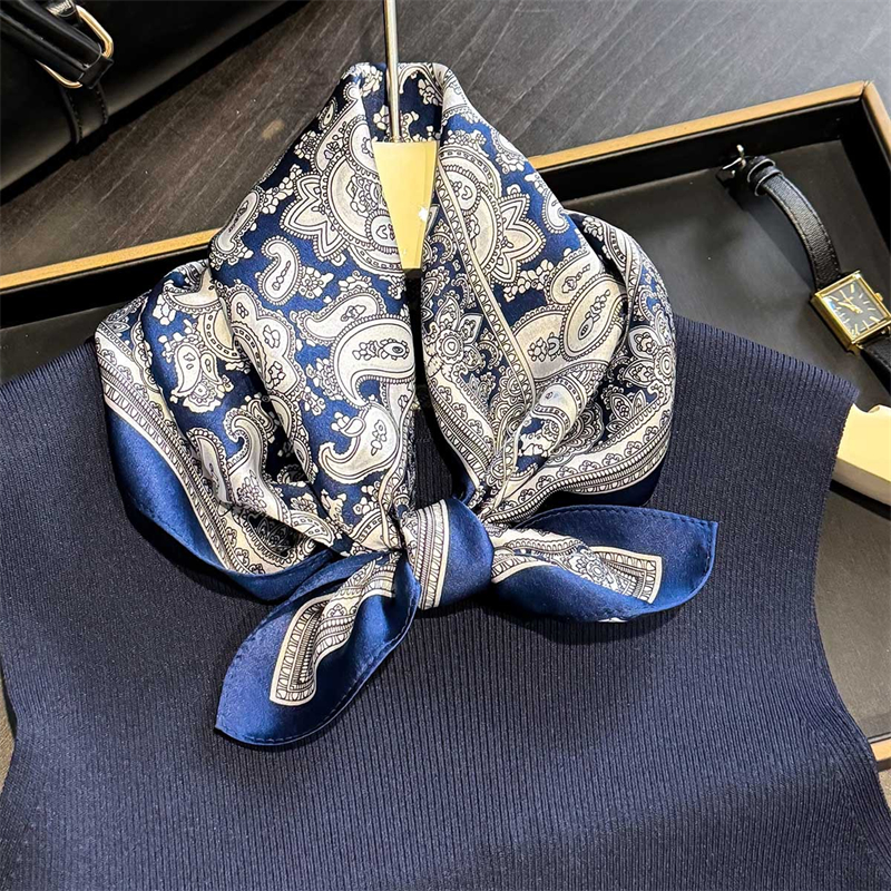 100% foulard en soie femmes motif Paisley carré foulards en soie de mûrier dame sac poignée enveloppement cravate foulard Bandana luxueux bandes de cheveux