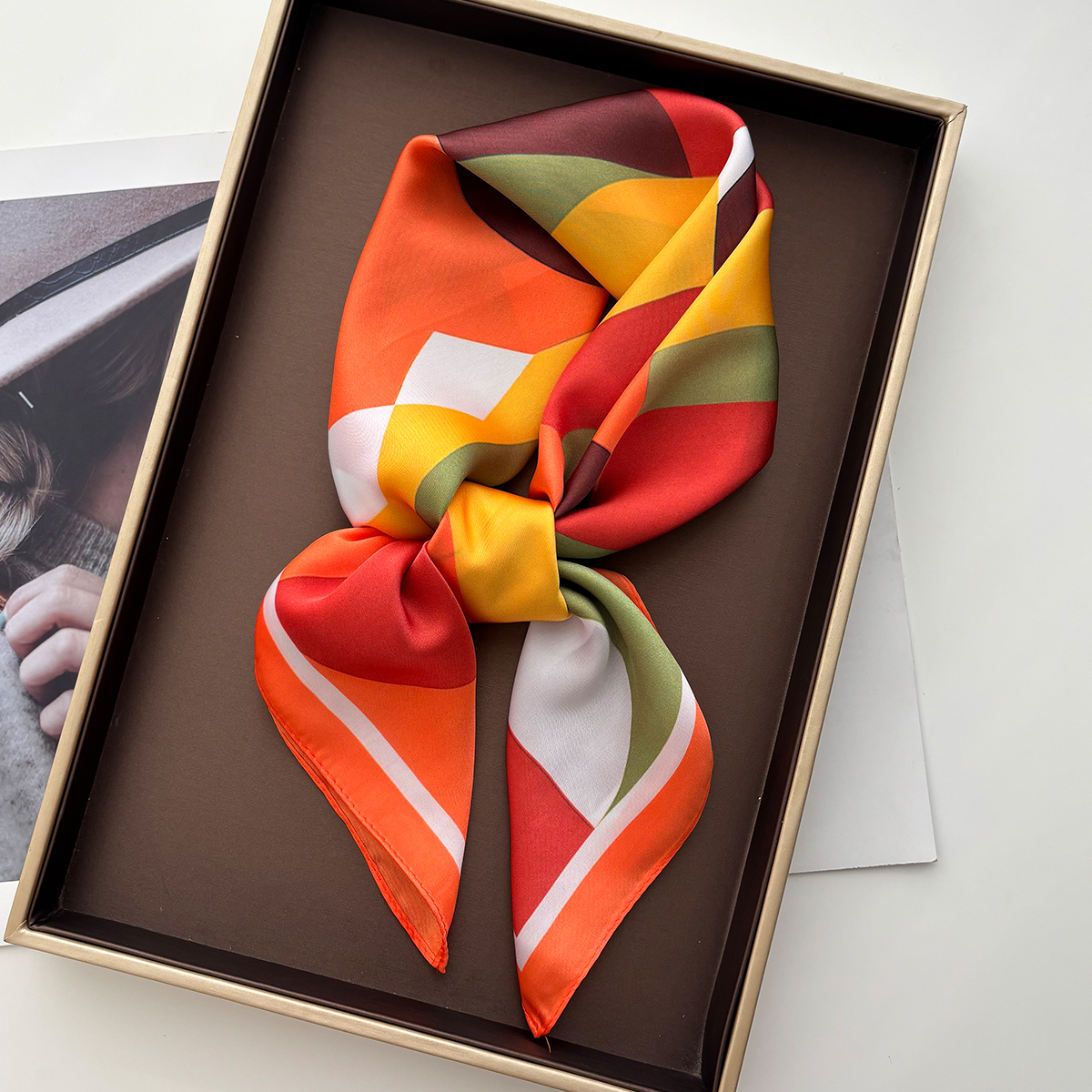 Foulard carré mignon pour femmes, couleur de luxe, Hijab, tache douce, Imitation soie, châle élégant pour usage quotidien