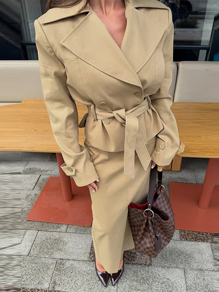 Ensemble élégant pour femme : Manteau uni, jupe longue, haut à manches longues avec revers et laçage, collection automne 2026, tenue féminine tendance