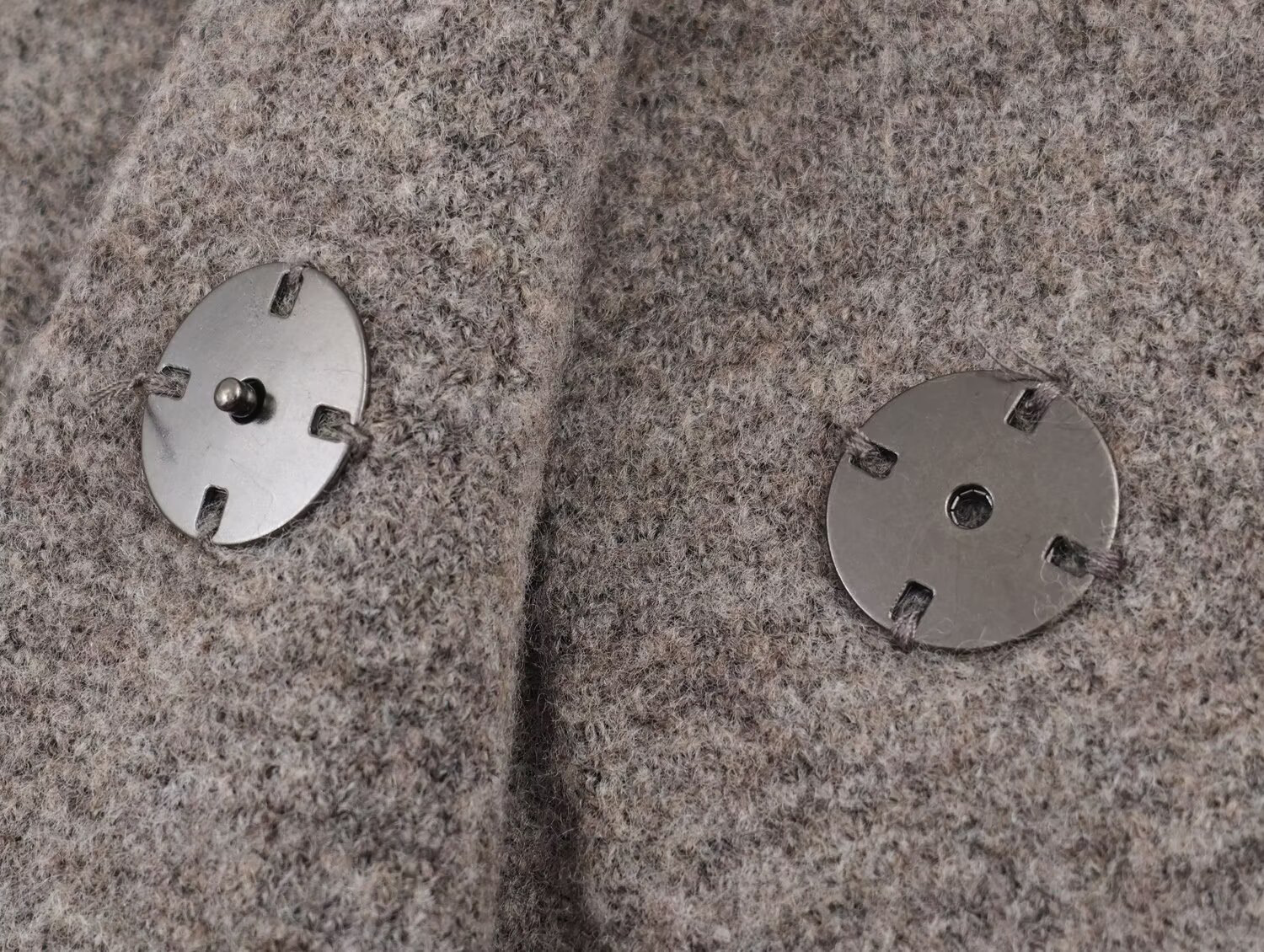 Veste courte tricotée polyvalente pour femme, vêtement ample et amincissant, demi-jupe, nouvelle mode automne et hiver 2025