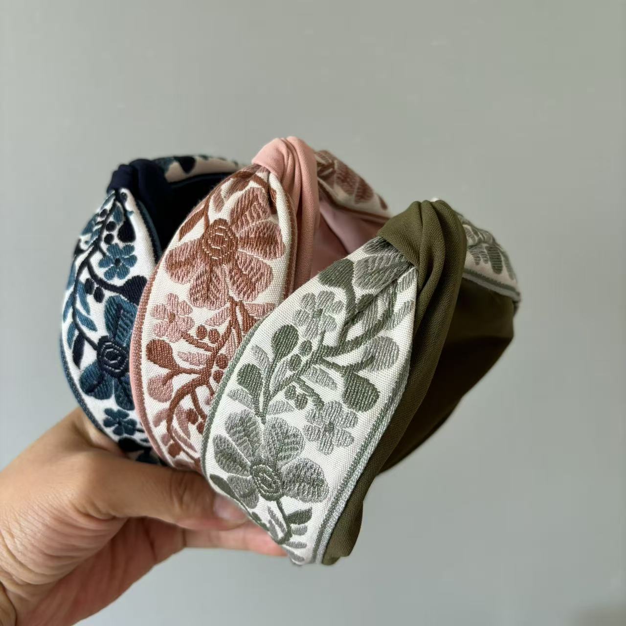 Bandeau brodé bohème – Large bande florale ethnique pour femmes, accessoire de cheveux élégant au design simple