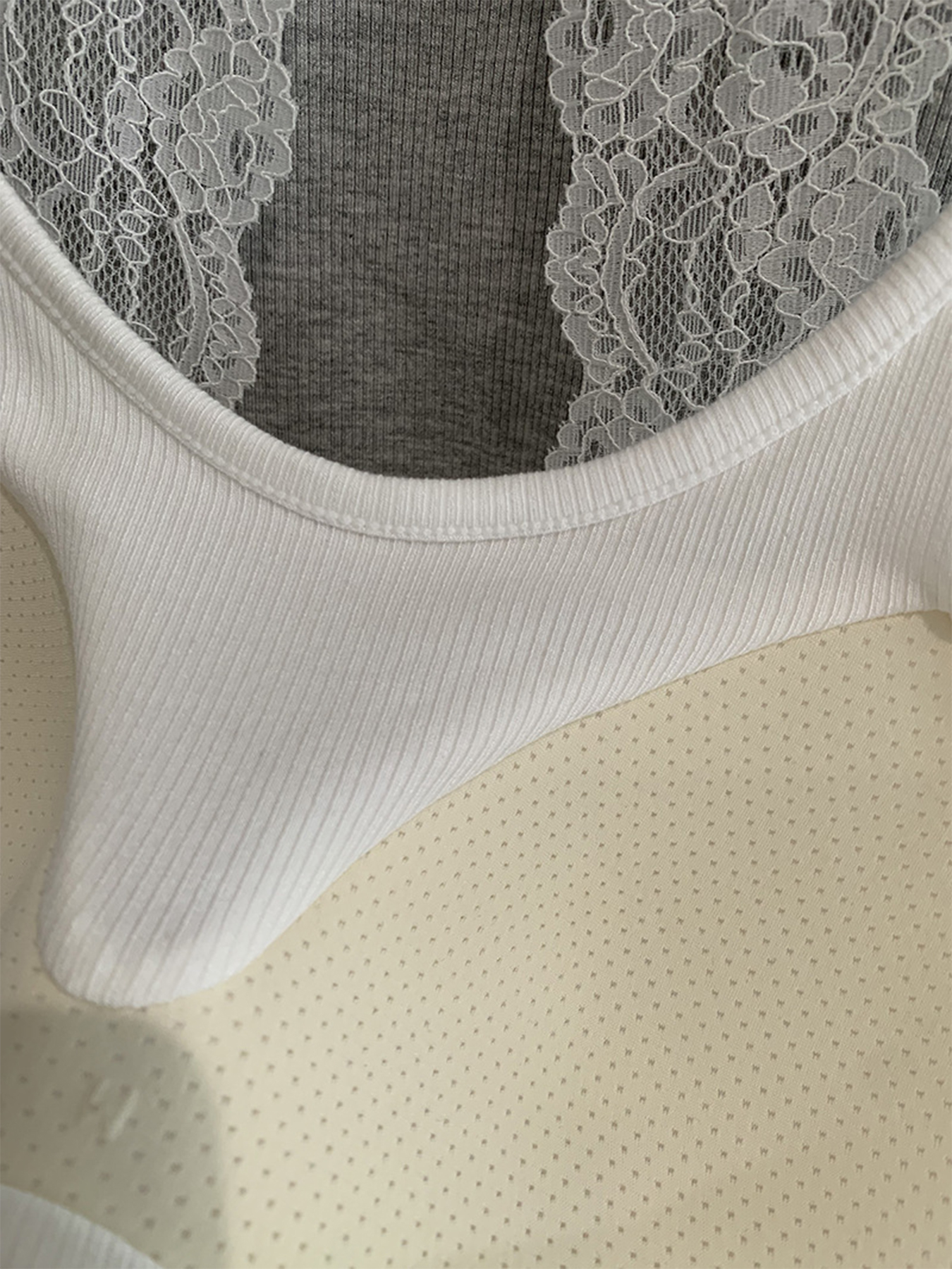 Débardeur sexy coréen en dentelle pour femme, dos nu, décontracté, polyvalent, d'été, à fines bretelles, style licou, doux, vêtement de sport