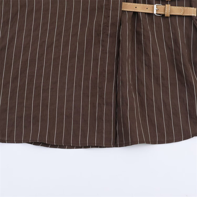 Chemise femme 2025 hiver nouveau Style chemise à manches longues rayée marron rougeâtre avec décor de boutons coupe ample élégant et Unique