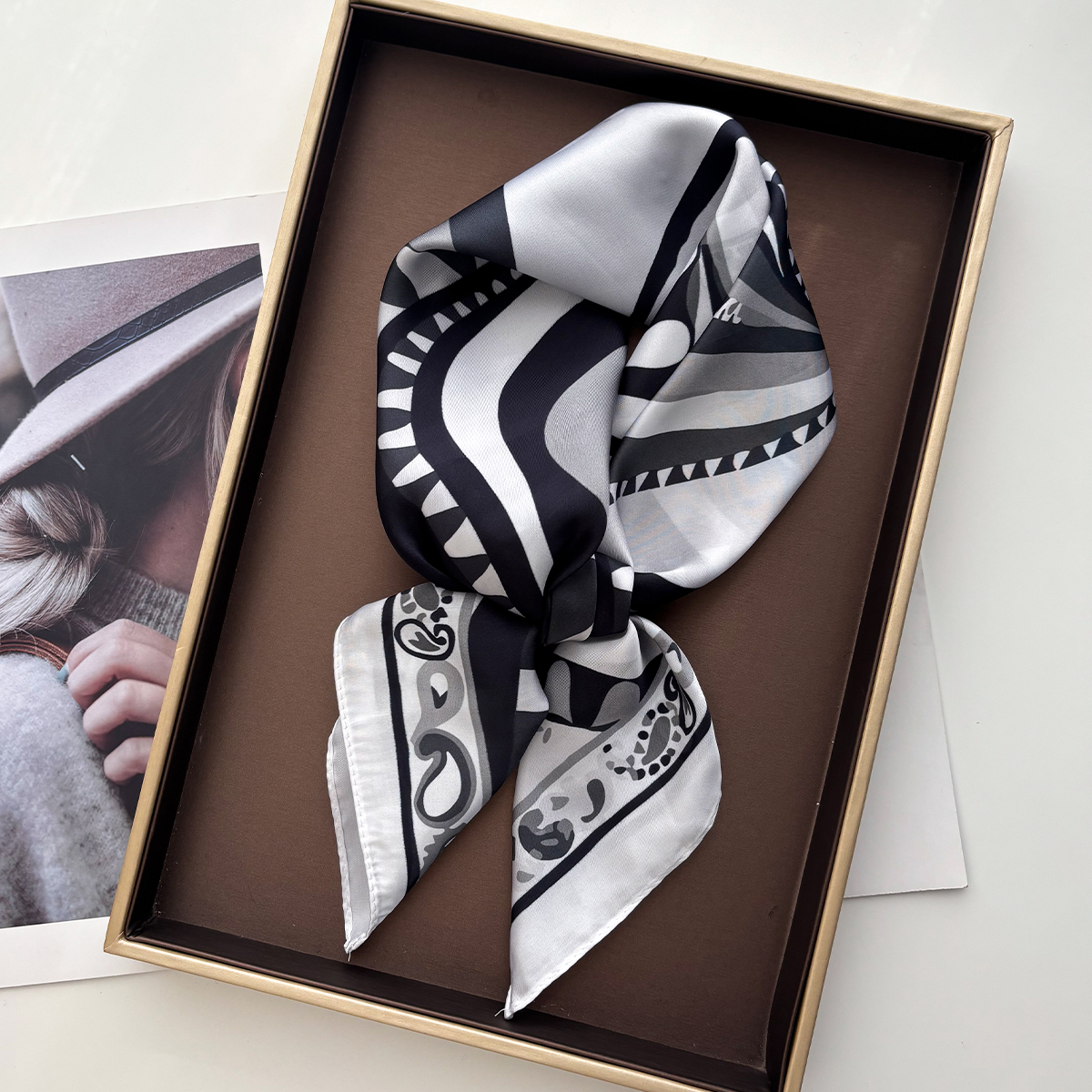 Foulard carré à la mode pour femmes, élégant, Hijab, châle de luxe pour voyage, taches douces, Imitation soie