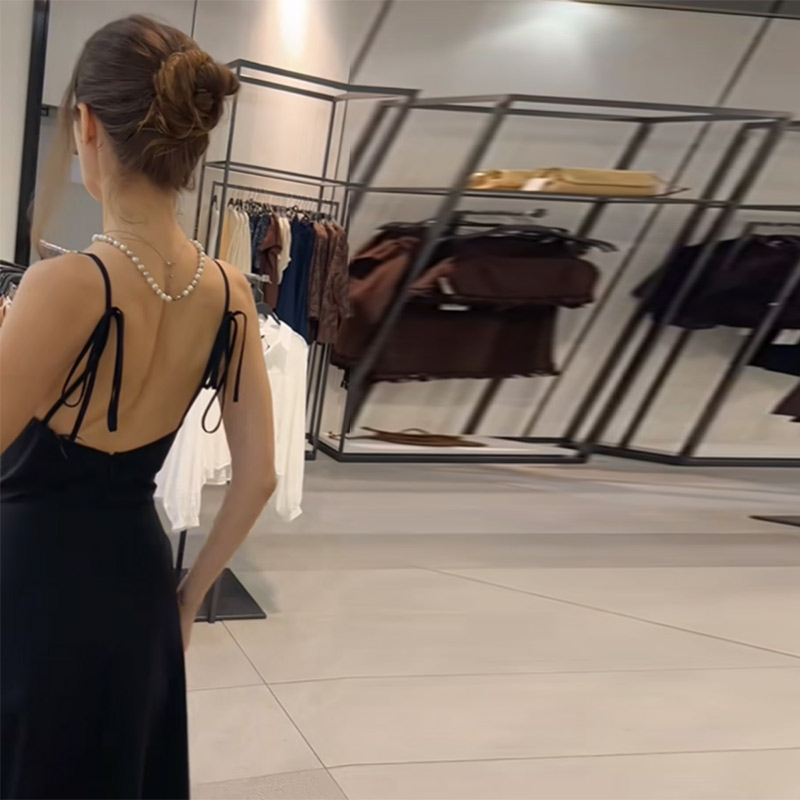 Robe midi noire chic et élégante sans manches coupe trapèze classique pour femme – Tenue intemporelle décontractée et tendance pour l'été et le bureau