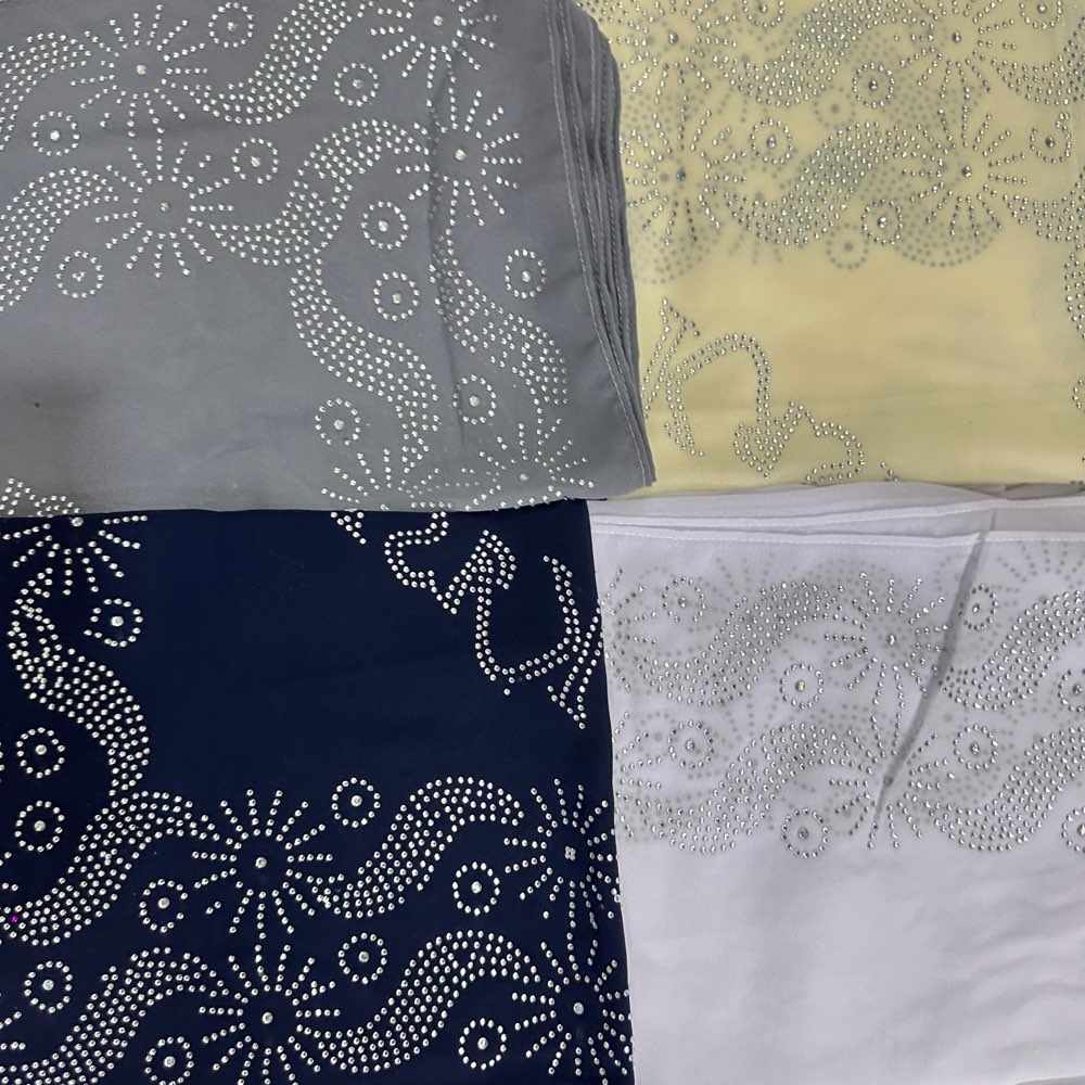 Foulard Hijab Uni en Mousseline Africaine avec Petits Strass Brillants pour l'Été et l'Hiver – Vente en Gros