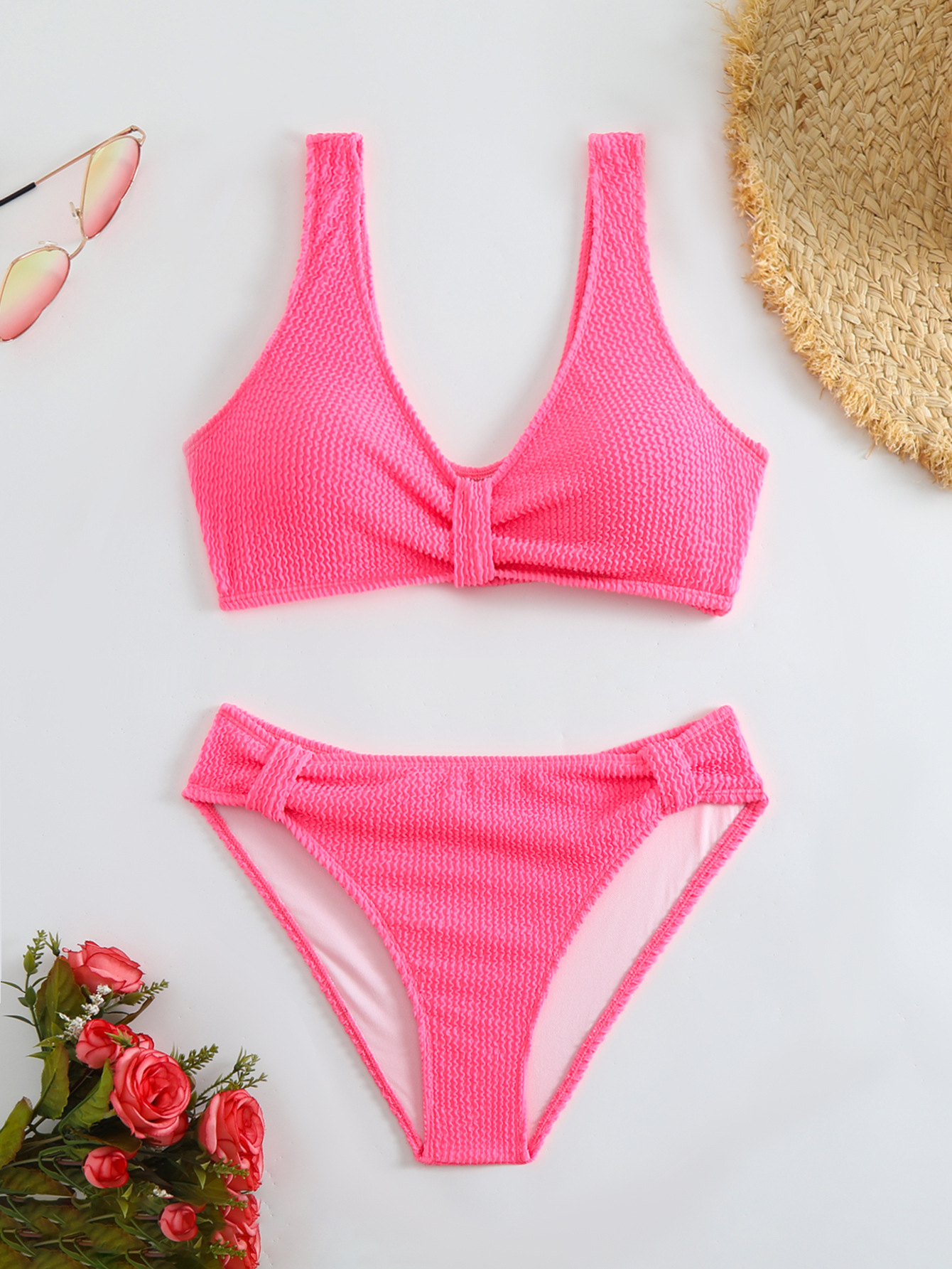 Nouvelle collection été 2026 : Ensemble bikini 2 pièces pour femme, couleur unie, taille haute, décolleté en V, dos nu, idéal pour la plage et les vacances