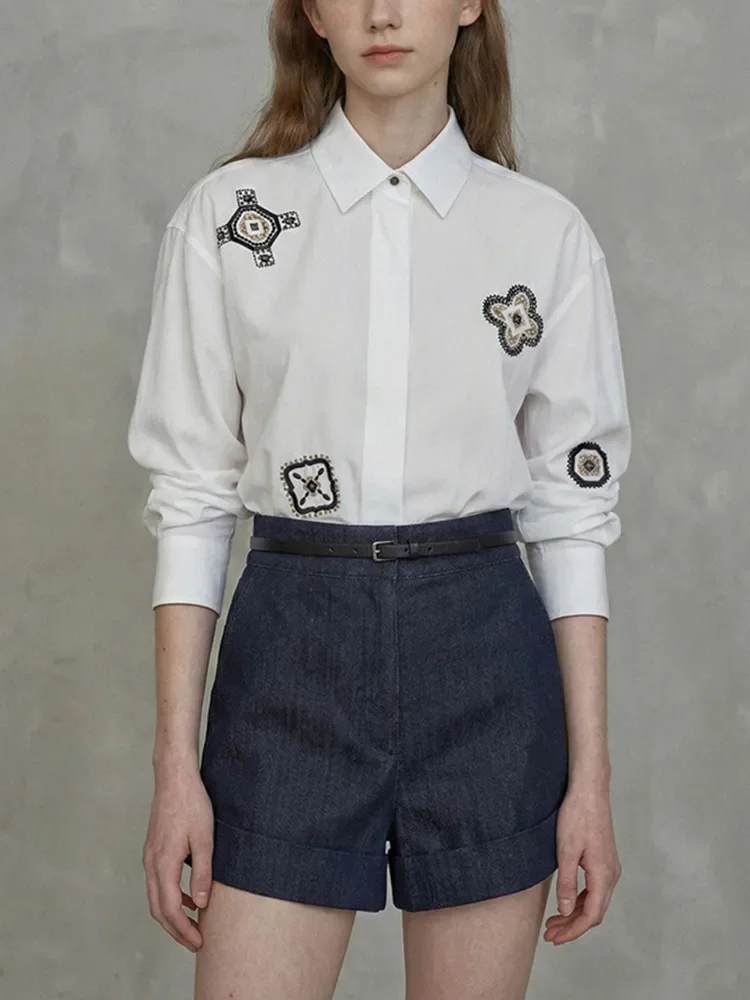 Chemisier pour femme blanc à motif géométrique brodé, col rabattu, manches longues, simple boutonnage, style décontracté