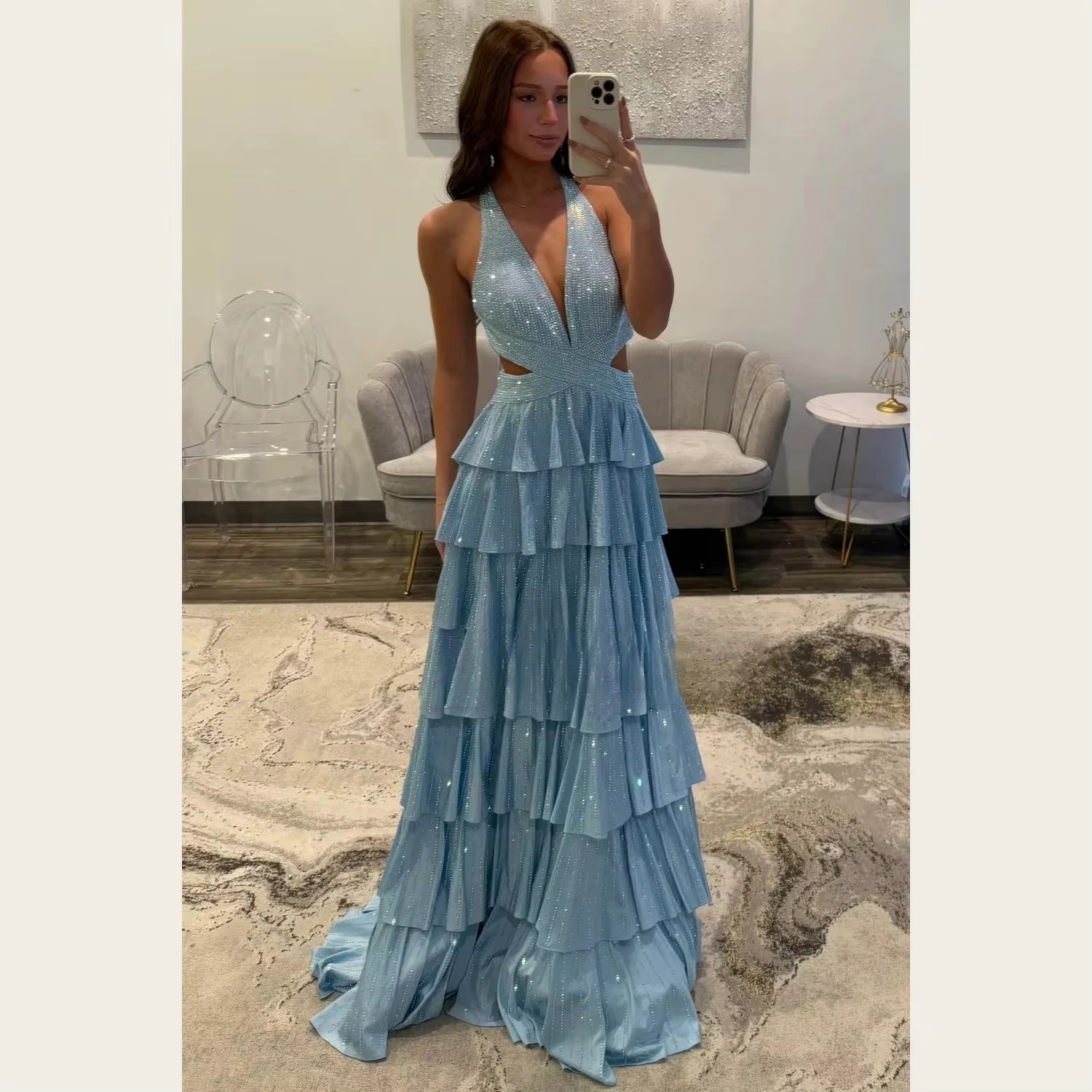 Robes de soirée maxi à col en V et à bretelles pour femmes, avec volants superposés et découpe à la taille, idéales pour les mariages, les réceptions et les événements formels.