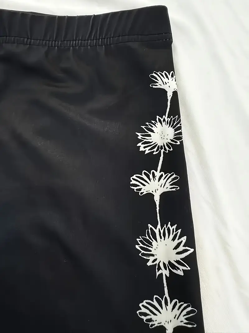 Ensemble décontracté deux pièces pour femme - Haut à imprimé floral avec fentes latérales et manches courtes tendance + ensemble short, idéal pour le quotidien et les tenues de vacances