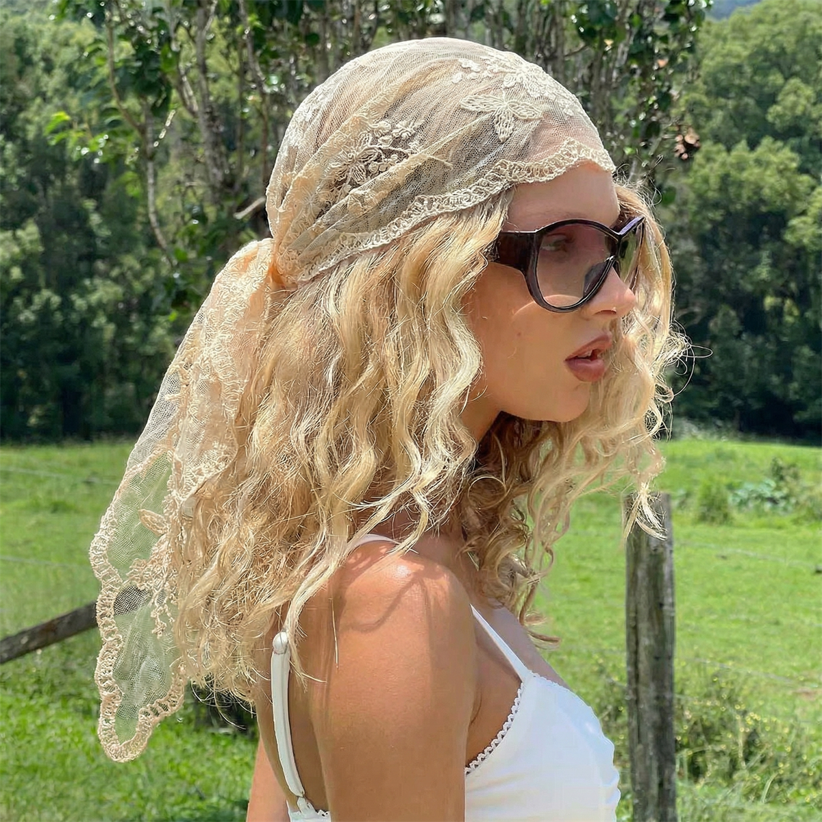 Bandana triangulaire ajouré pour femme, foulard d'été en dentelle et foulard de tête, foulard à nouer pour les cheveux, style bohème, protection solaire pour la plage