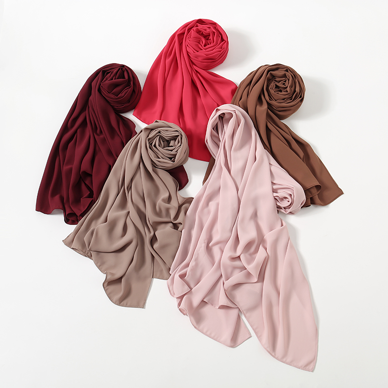 Nouveaux hijabs en mousseline de qualité supérieure pour femmes, châles longs en mousseline à bords plissés, foulards de tête unis à bords droits pour le Ramadan