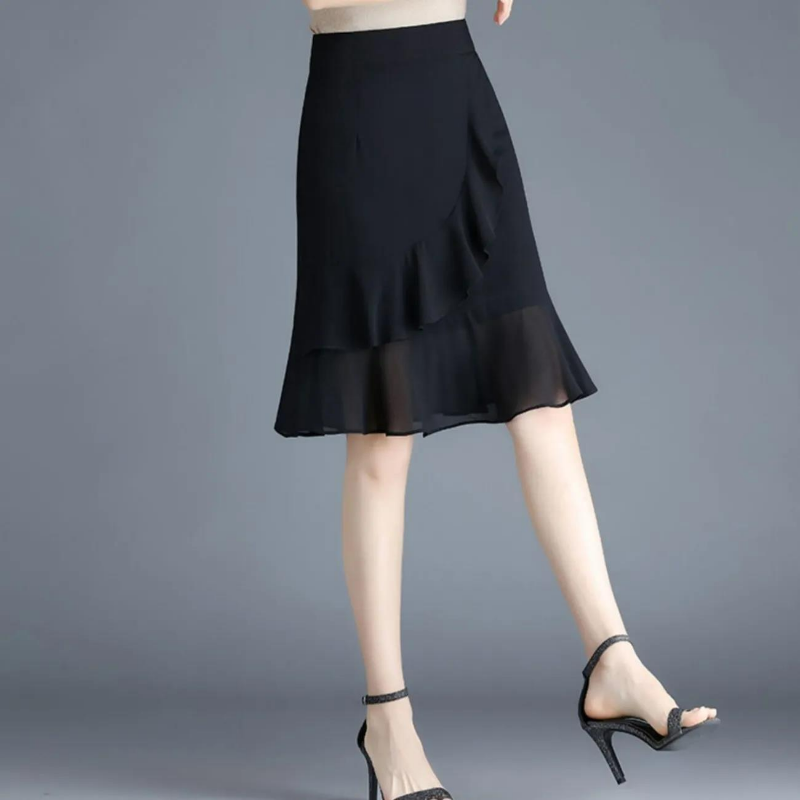 Demi-jupe en mousseline de soie noire pour femmes, mode coréenne, nouvelle collection d'été, bureau, taille haute, volants, jupe Slim en queue de poisson assortie avec tout