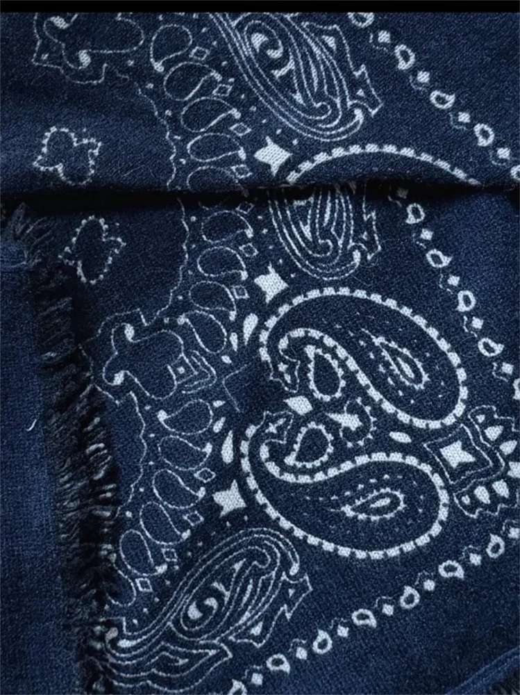 Écharpe carrée pour femme en 100% cachemire à motif paisley rétro, accessoire polyvalent pour l'automne/hiver.