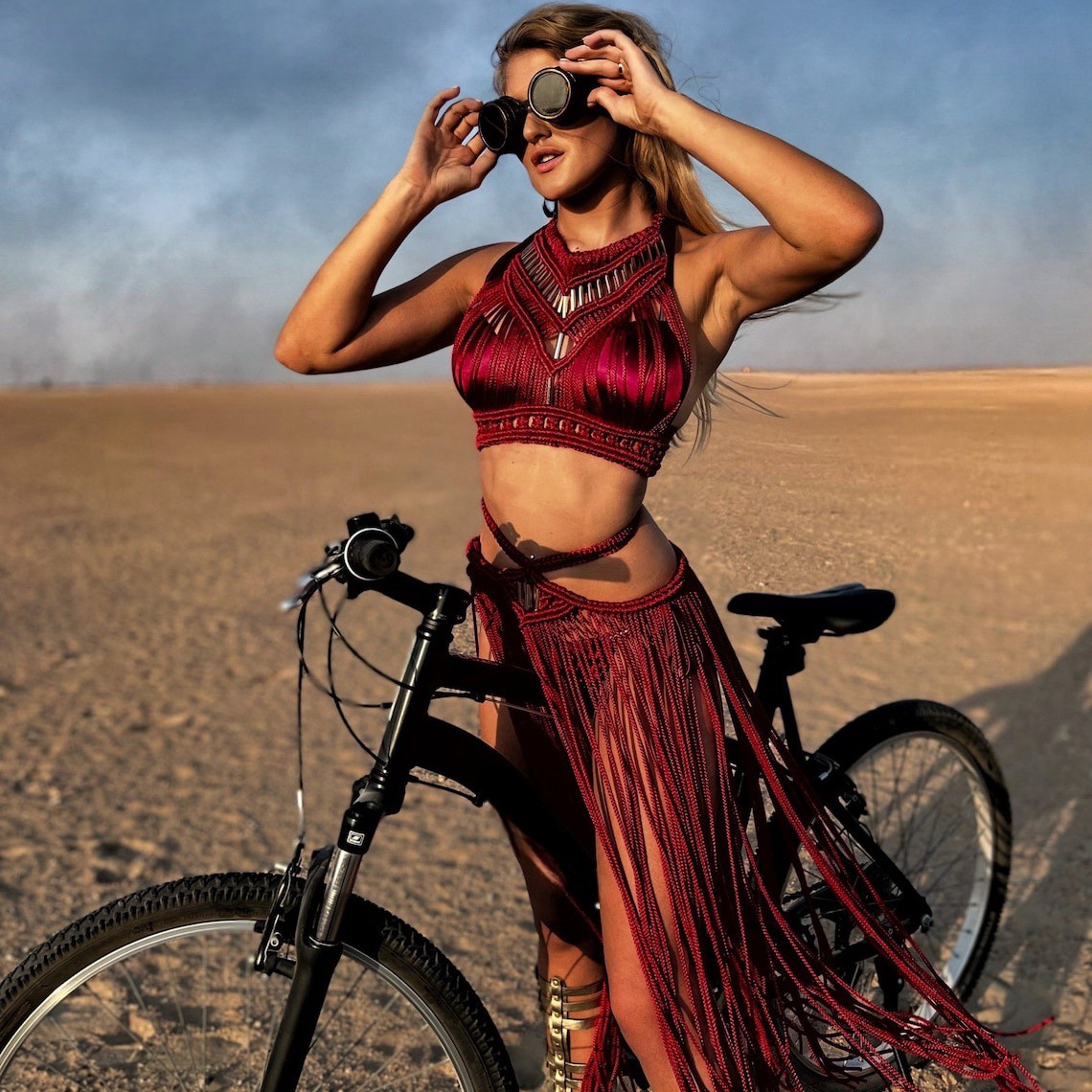 Crochet tricoté à la main femmes cache-up épaules dénudées solide gland haut court longues jupes Maxi ensemble 2025 été plage maillot de bain