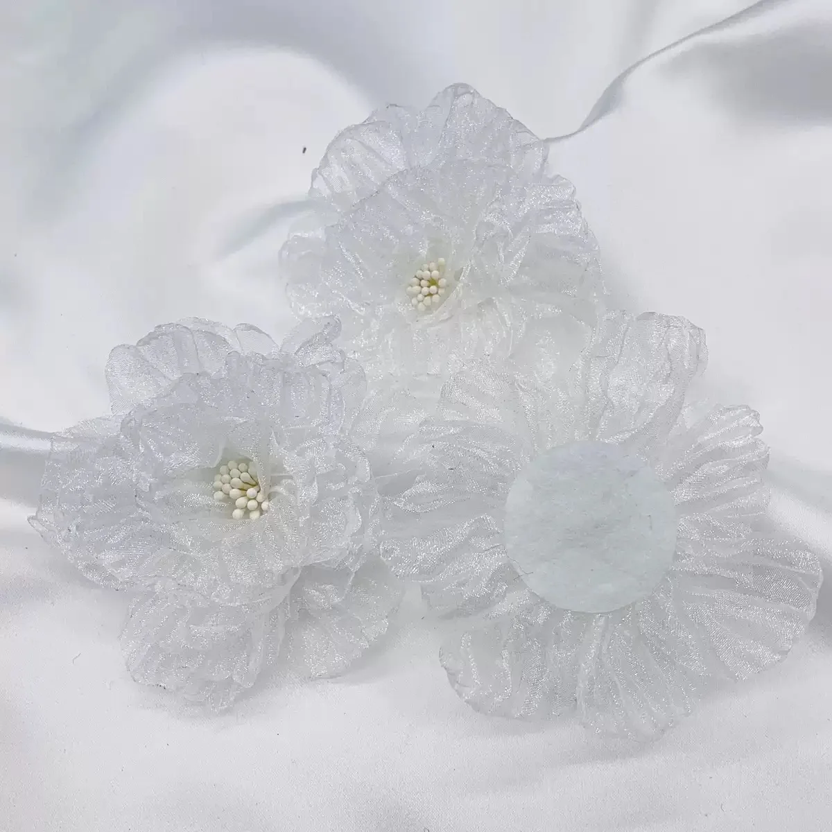 Fleurs en satin et organza de 9 cm pour accessoires de coiffure DIY, fleurs en tissu, fleurs en mousseline, accessoires pour cheveux sans pinces, nœuds, lot de 5 pièces