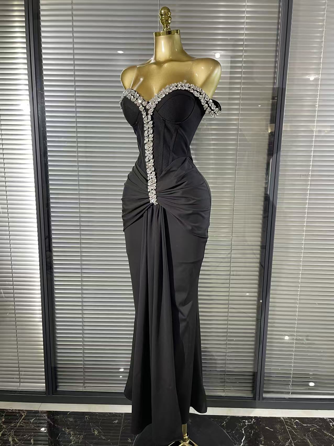 Robe longue moulante en cristal brillant pour femmes, couleur noire, épaules dénudées, Sexy, tenue de soirée élégante, tenue de célébration