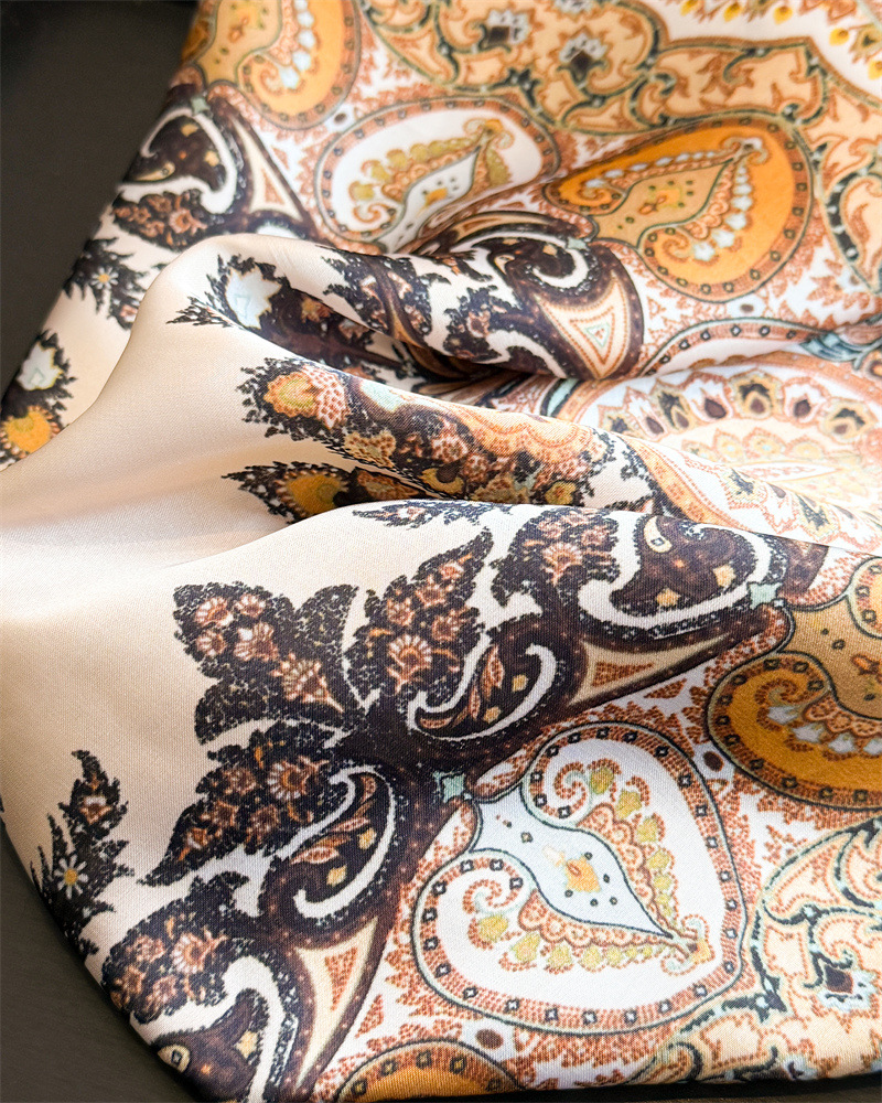 Nouveau foulard carré 2026 pour femmes, foulard rétro à motif cachemire, hijab pour femmes, foulard en imitation soie doux, châle